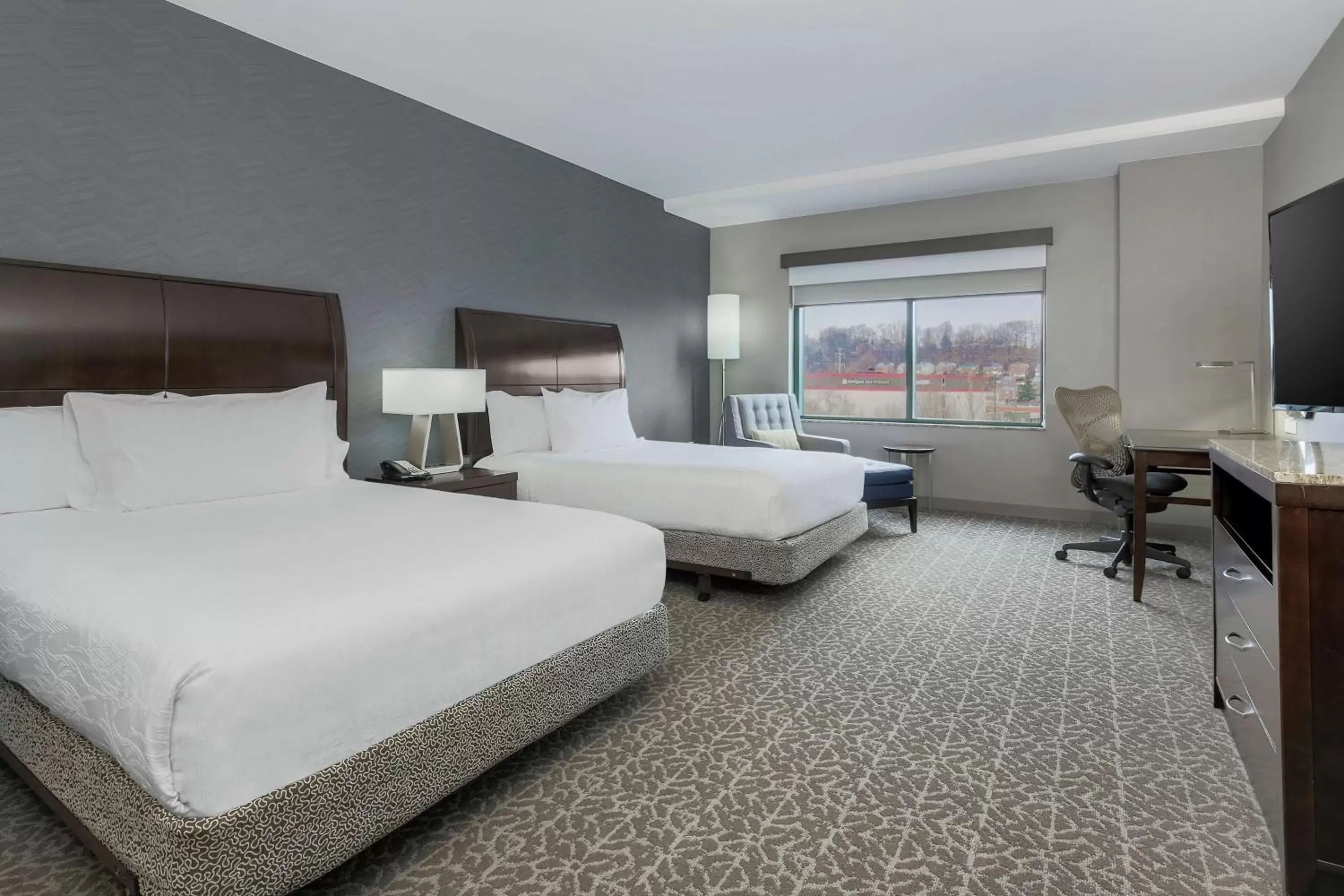 Bedroom in Hilton Garden Inn Shirlington