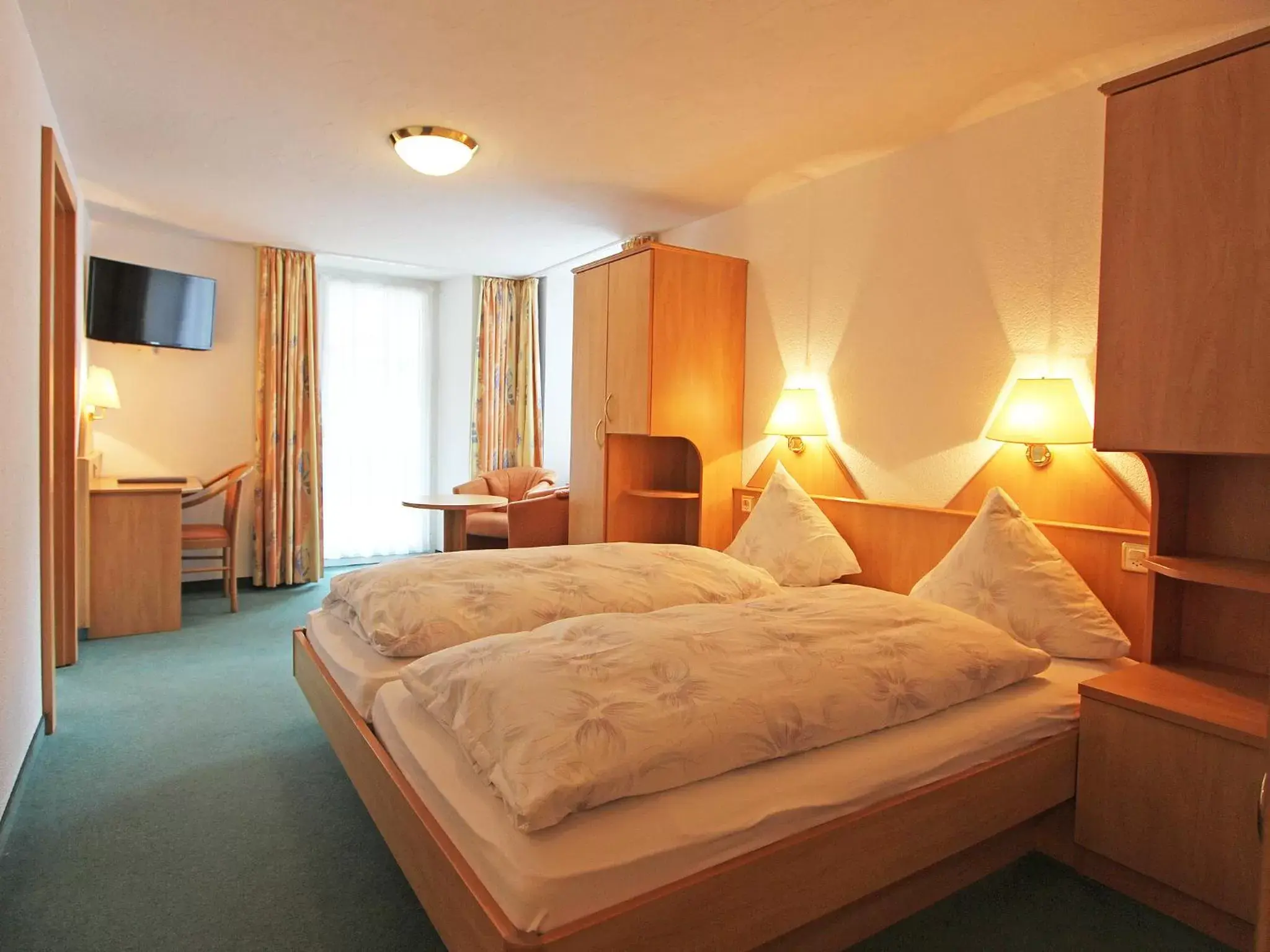 Bedroom, Bed in Hotel Monte-Moro