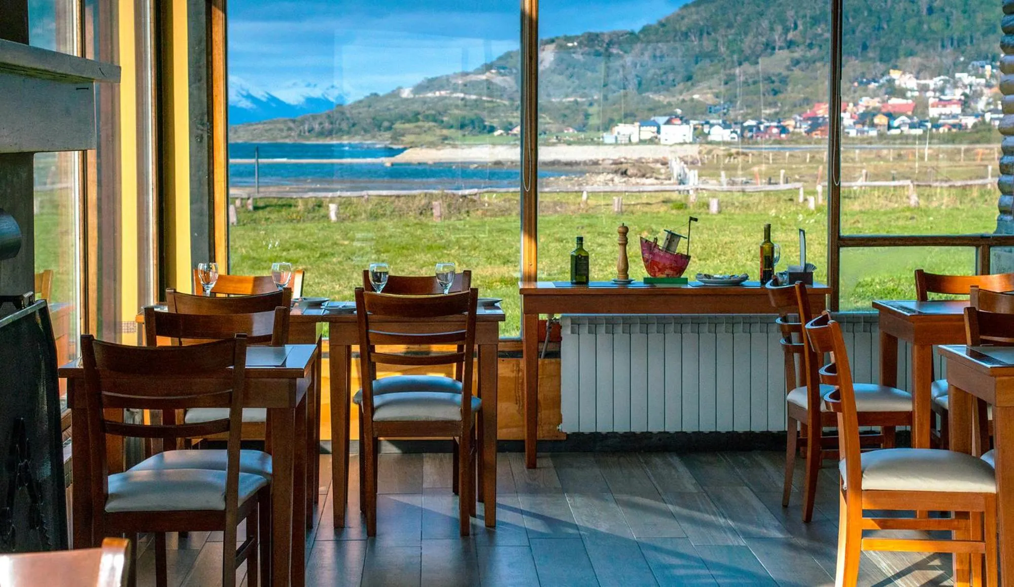 Restaurant/places to eat in Tolkeyen Ushuaia Hotel