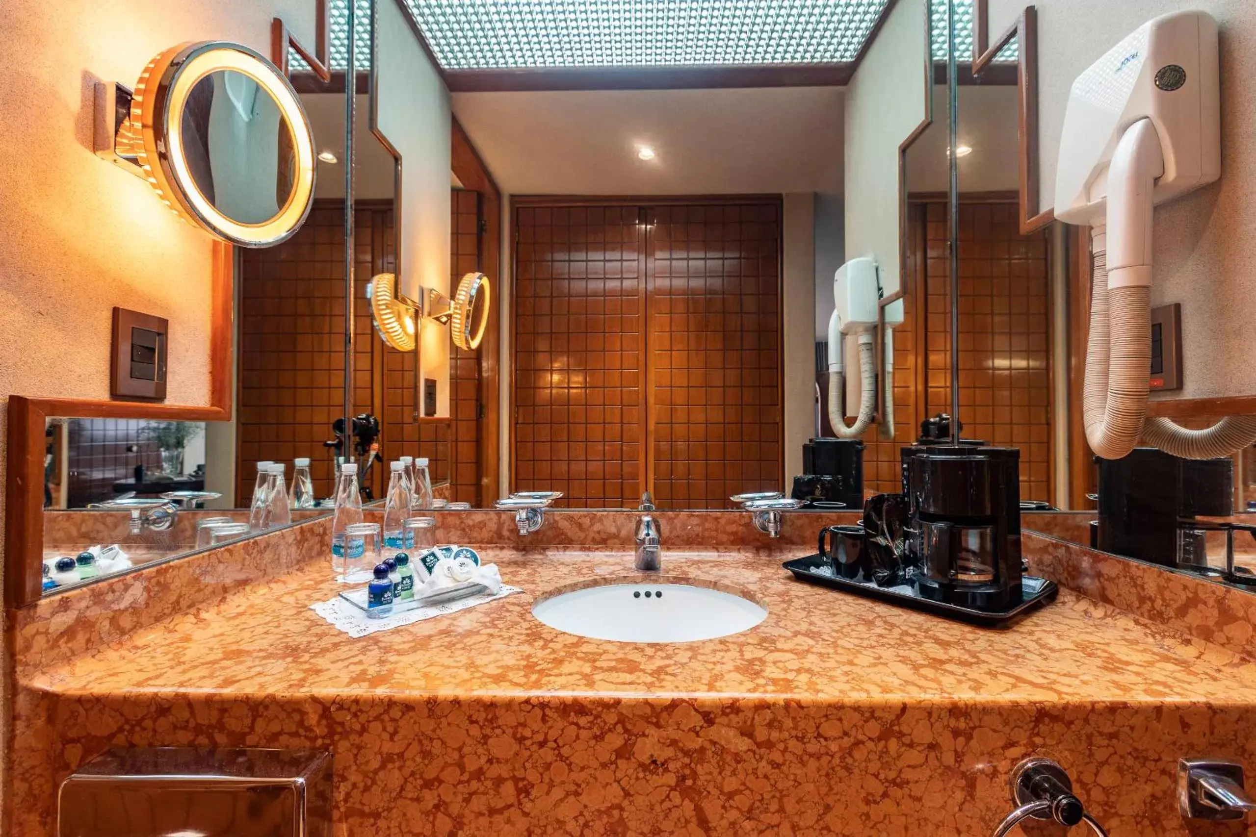 Bathroom in Hotel Beverly