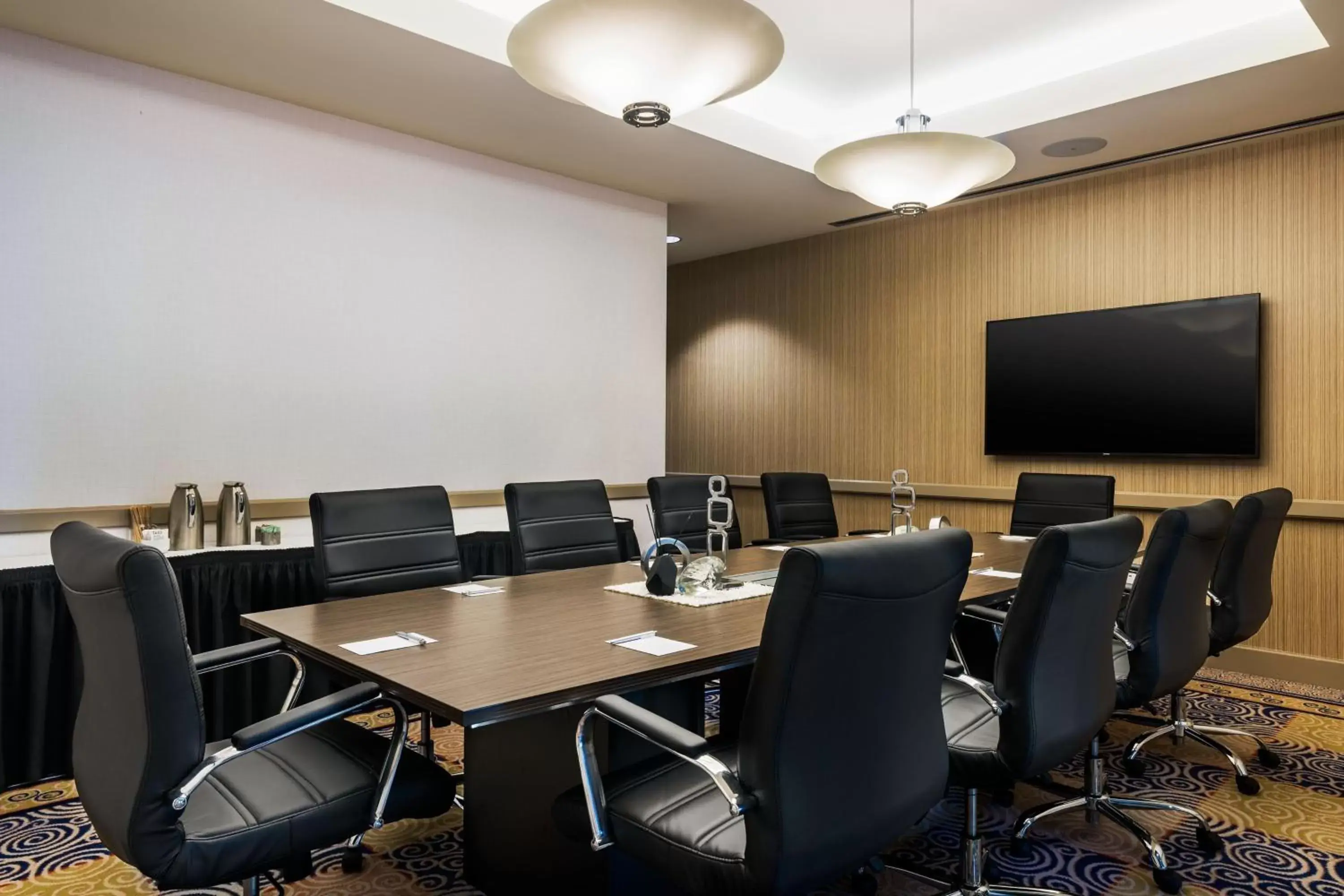 Meeting/conference room in Renaissance Walnut Creek Hotel
