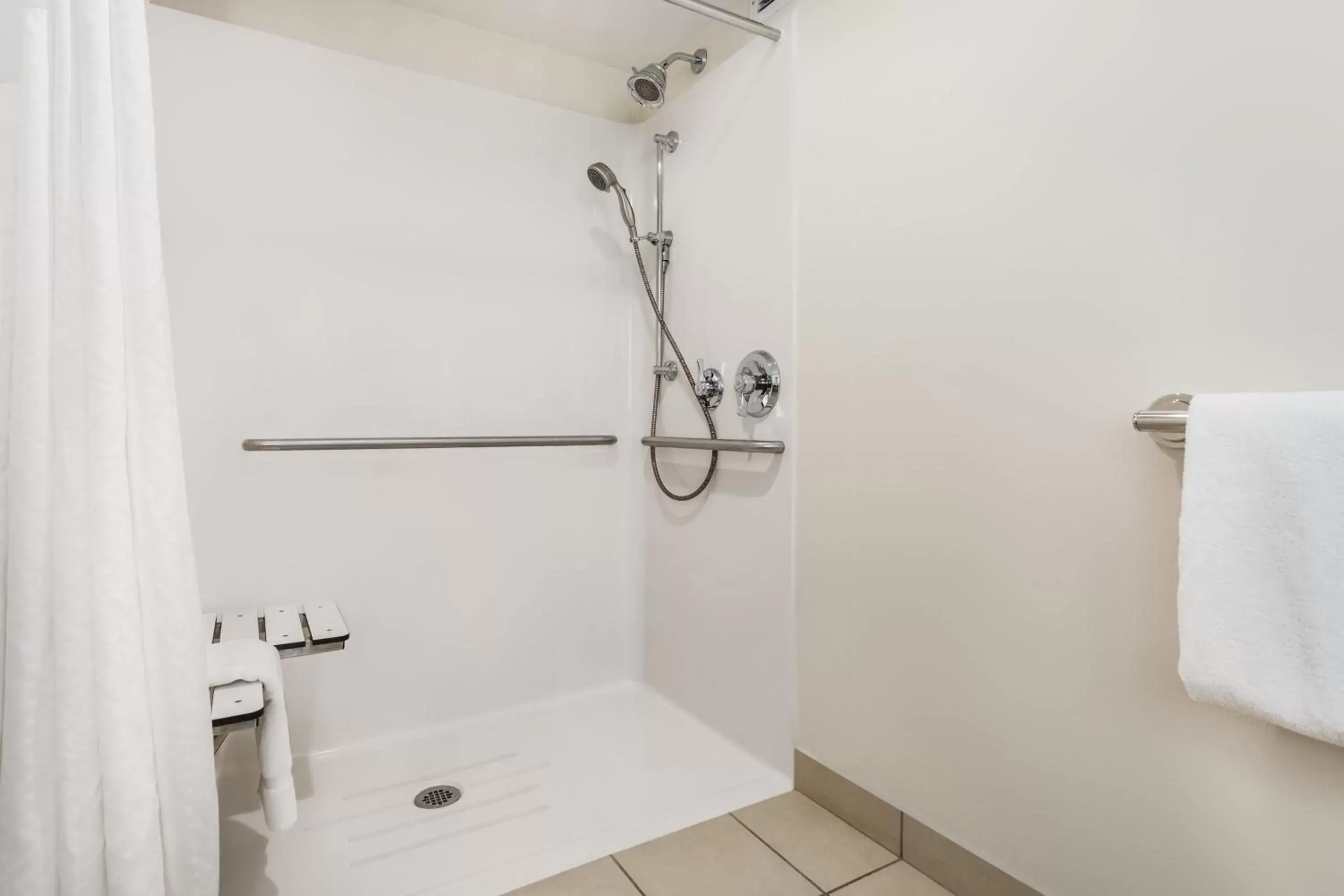 Photo of the whole room, Bathroom in Holiday Inn Timonium, an IHG Hotel