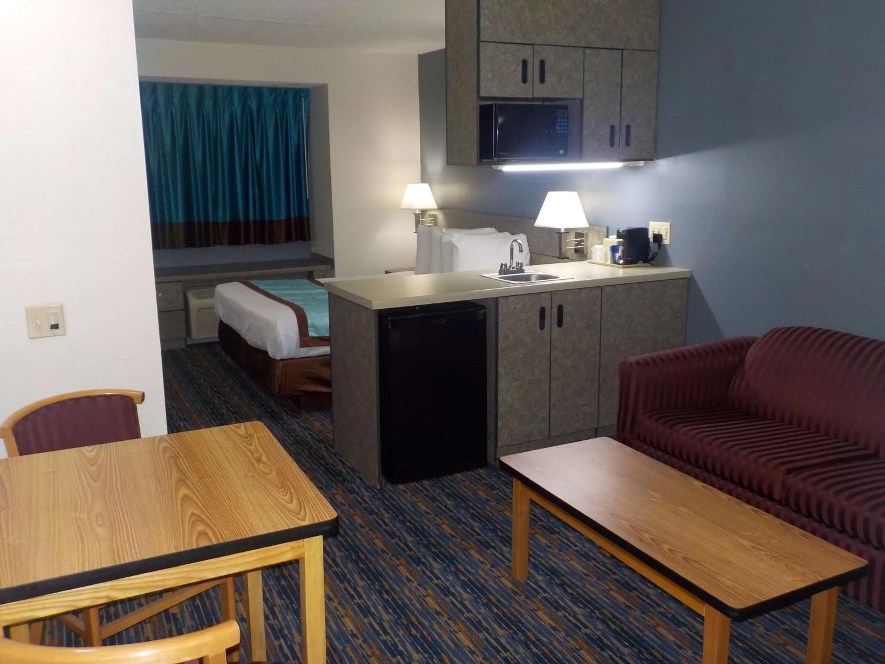 Photo of the whole room, Bed in MJ INN and SUITES