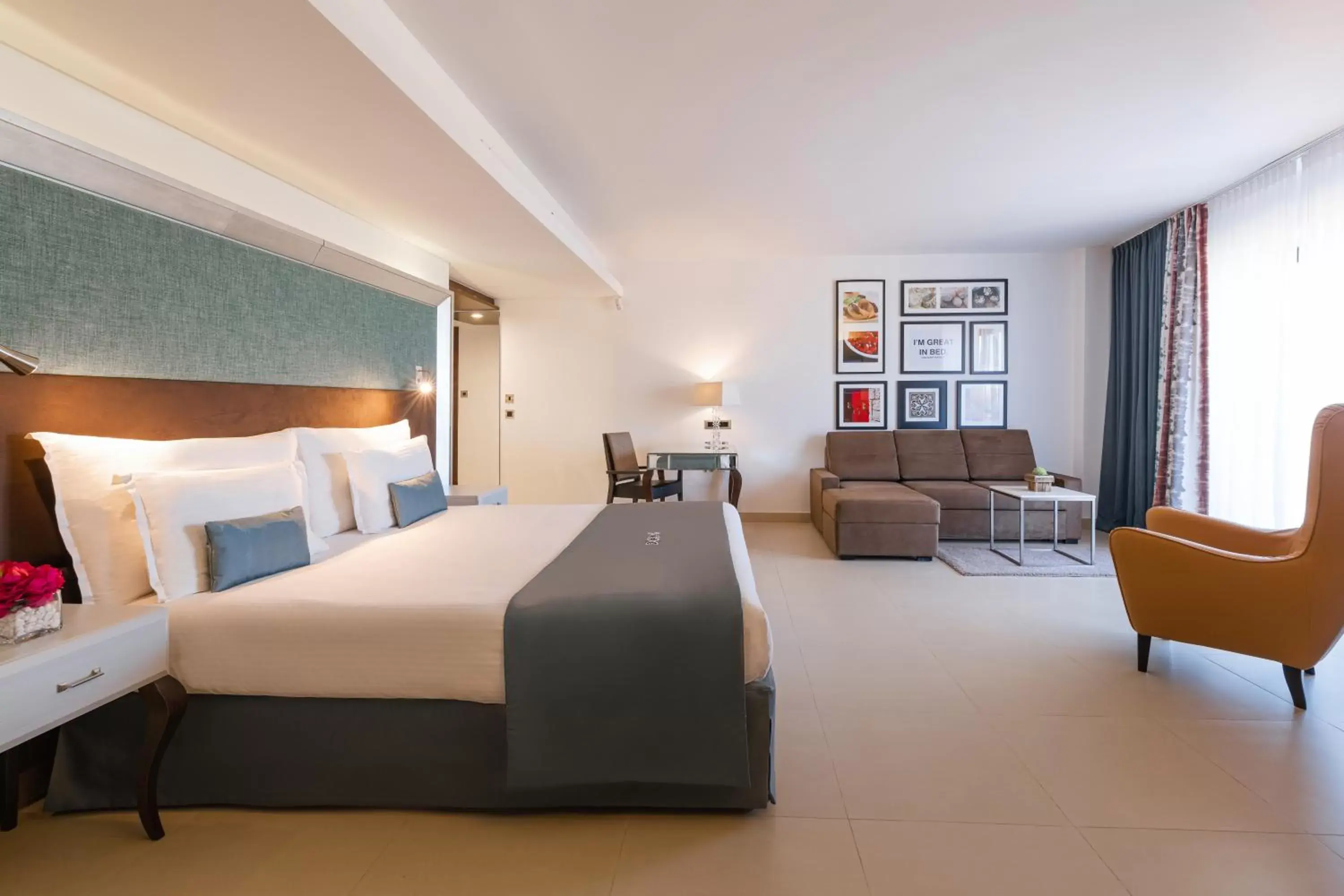 Photo of the whole room, Bed in AX The Palace Photo of the whole room, Bed in AX The Palace