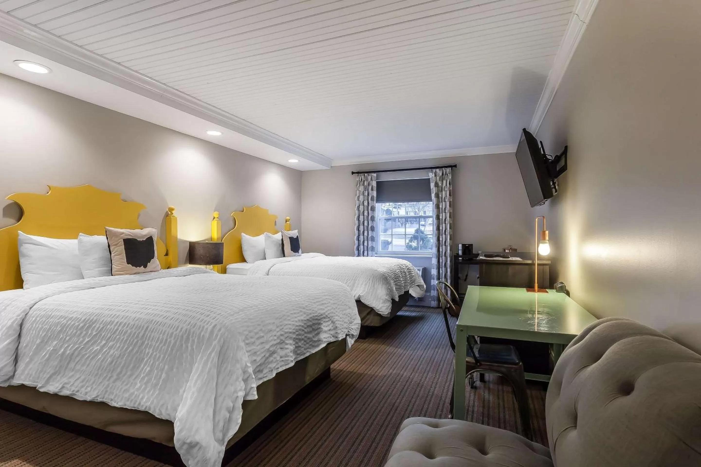 Photo of the whole room, Bed in The Aurora Inn Hotel and Event Center