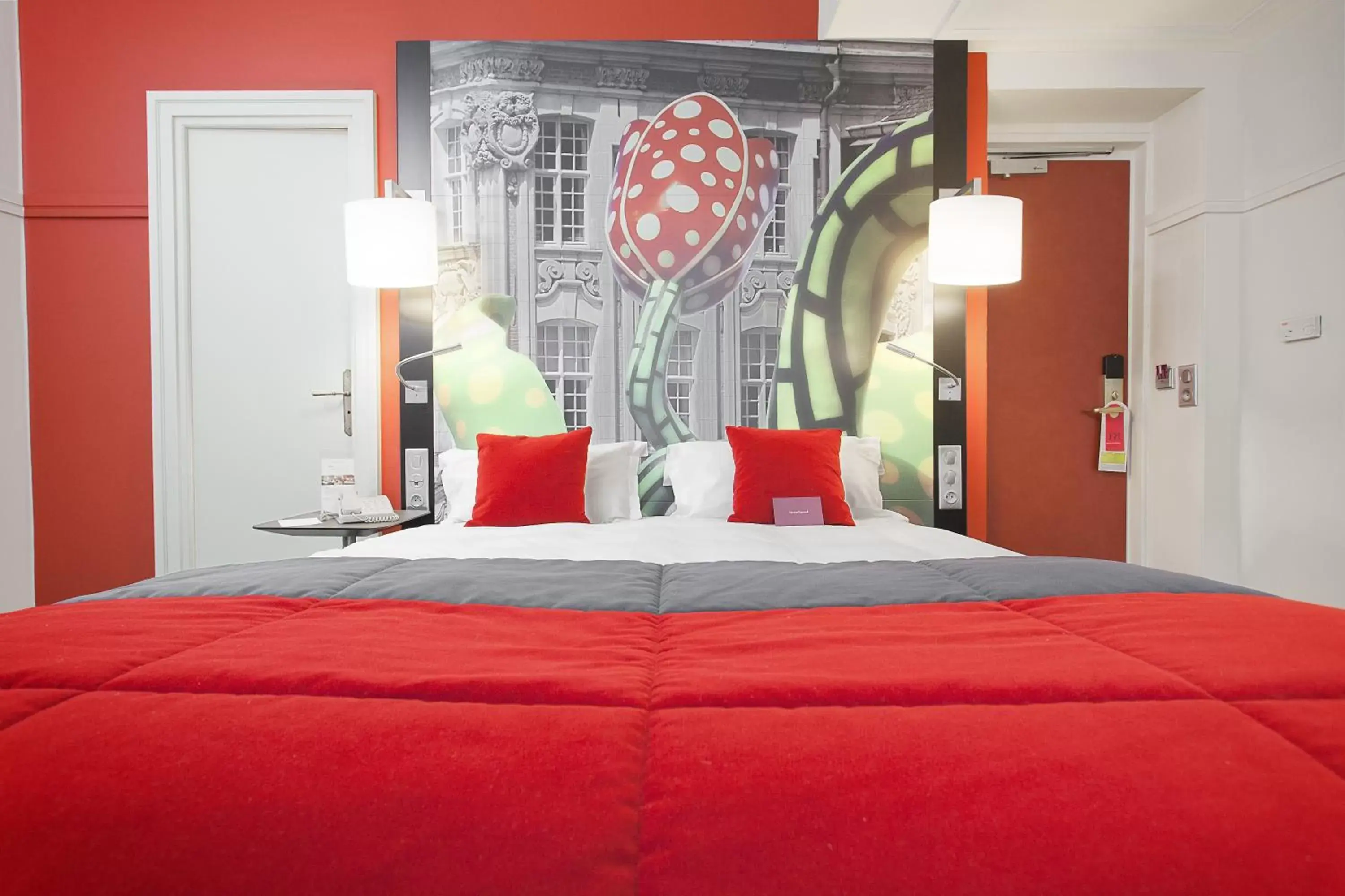 Bed in Mercure Lille Centre Grand Place