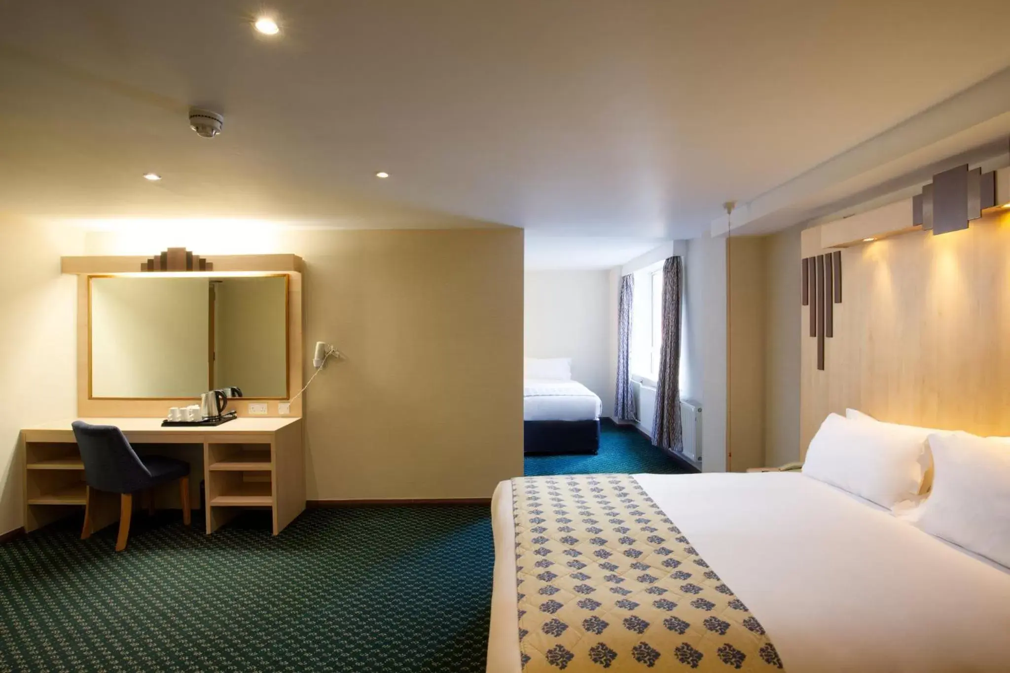 Bedroom, Bed in Tavistock Hotel