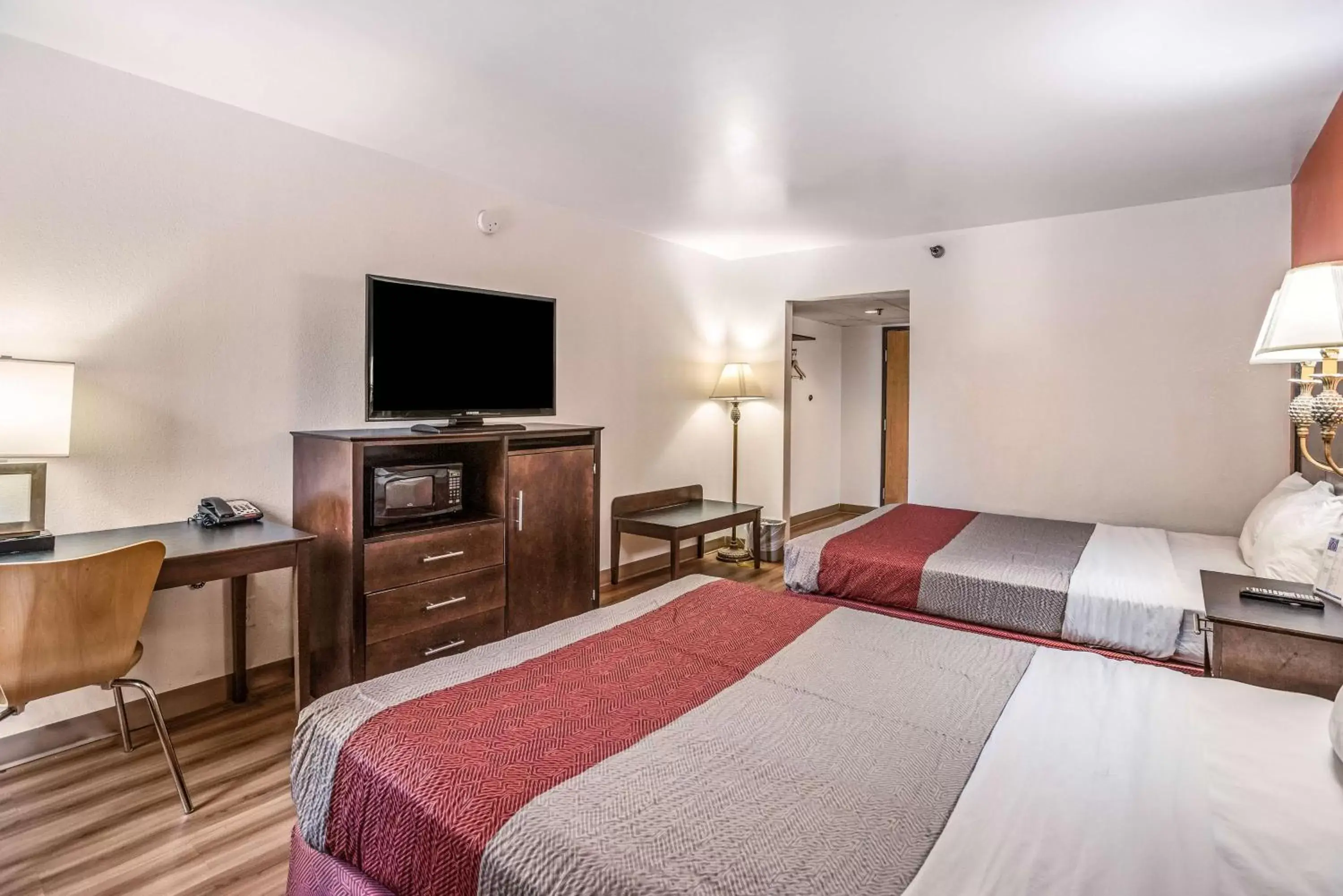 TV and multimedia, Bed in Motel 6-Levittown, PA - Bensalem