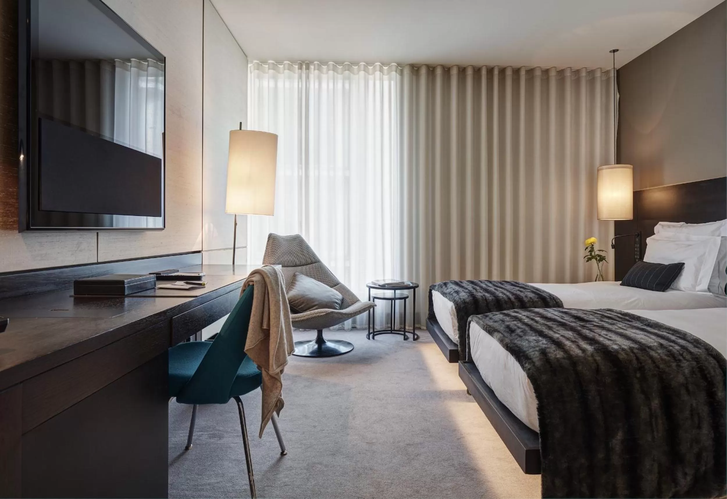 Bed in South Place Hotel