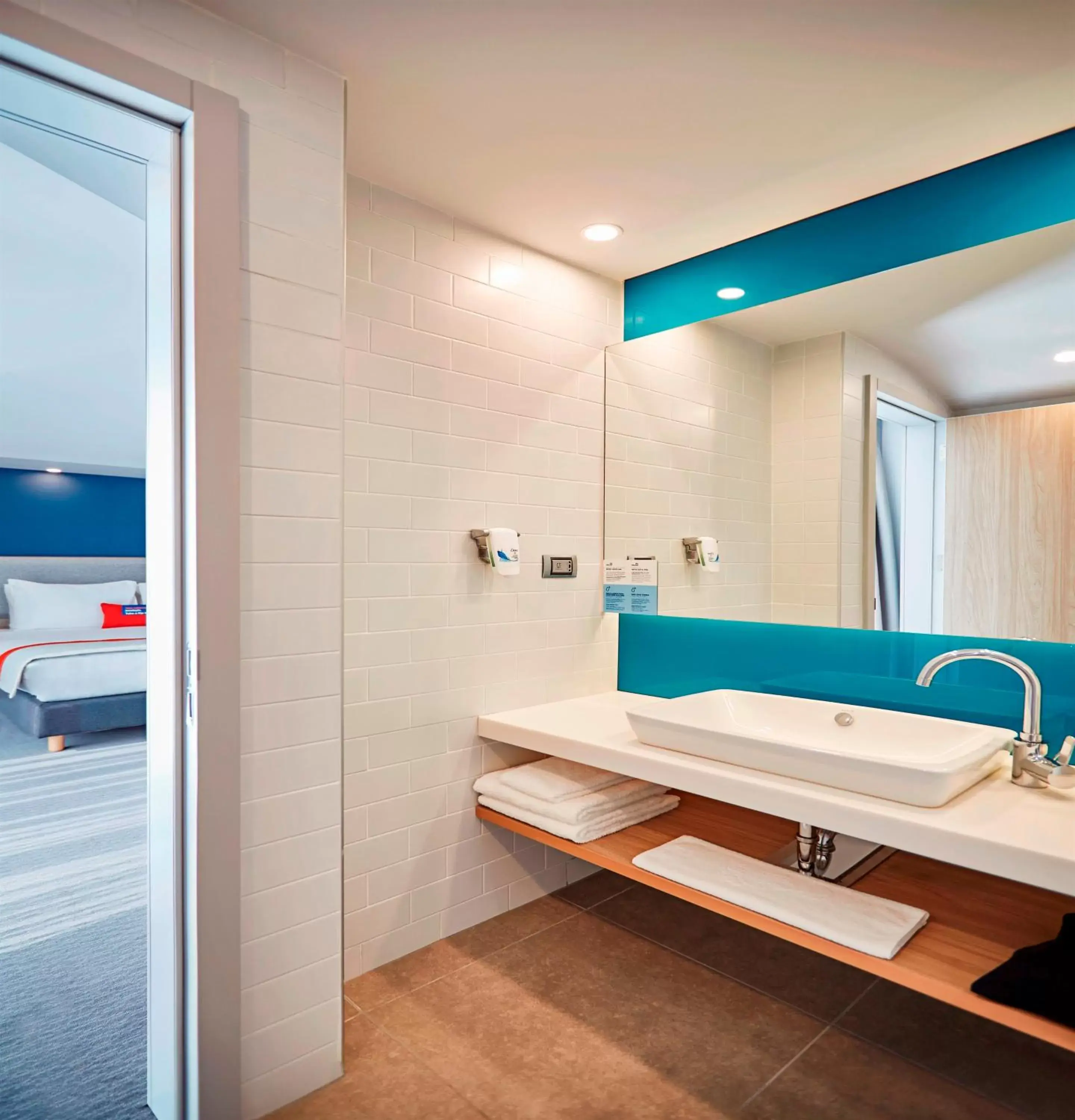 Bathroom in Holiday Inn Express - Istanbul - Atakoy Metro, an IHG Hotel