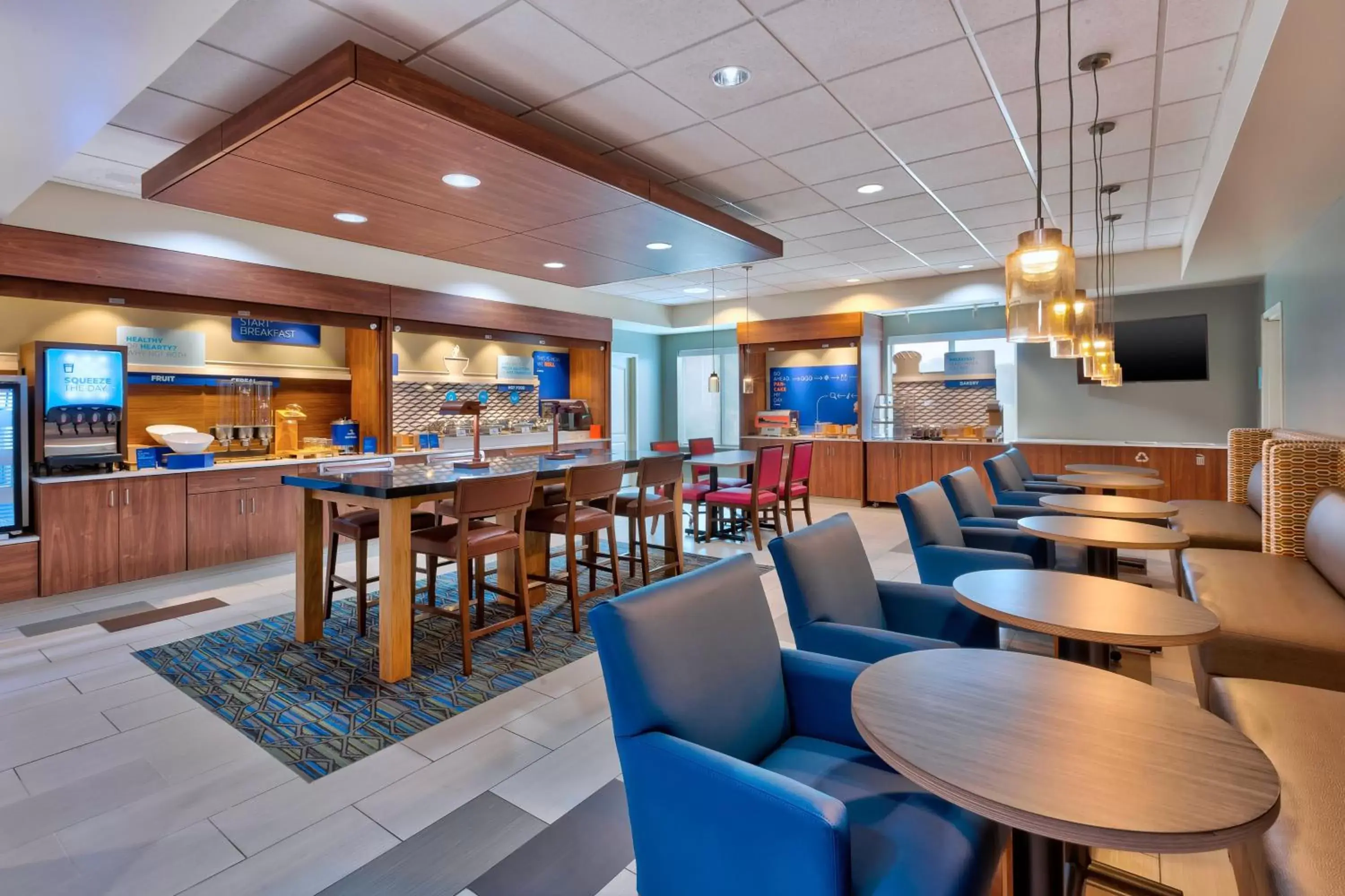 Breakfast in Holiday Inn Express & Suites - Effingham by IHG Breakfast in Holiday Inn Express & Suites - Effingham by IHG