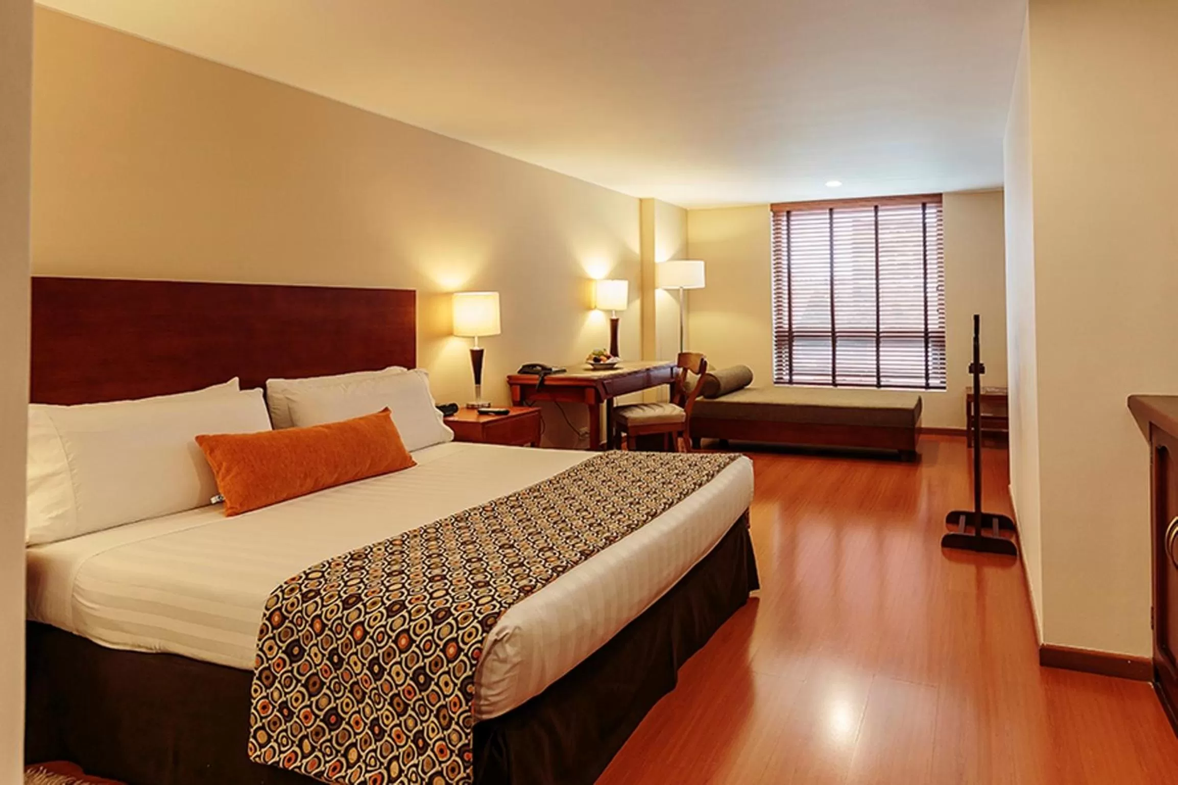 Photo of the whole room, Bed in Hotel Estelar Suites Jones