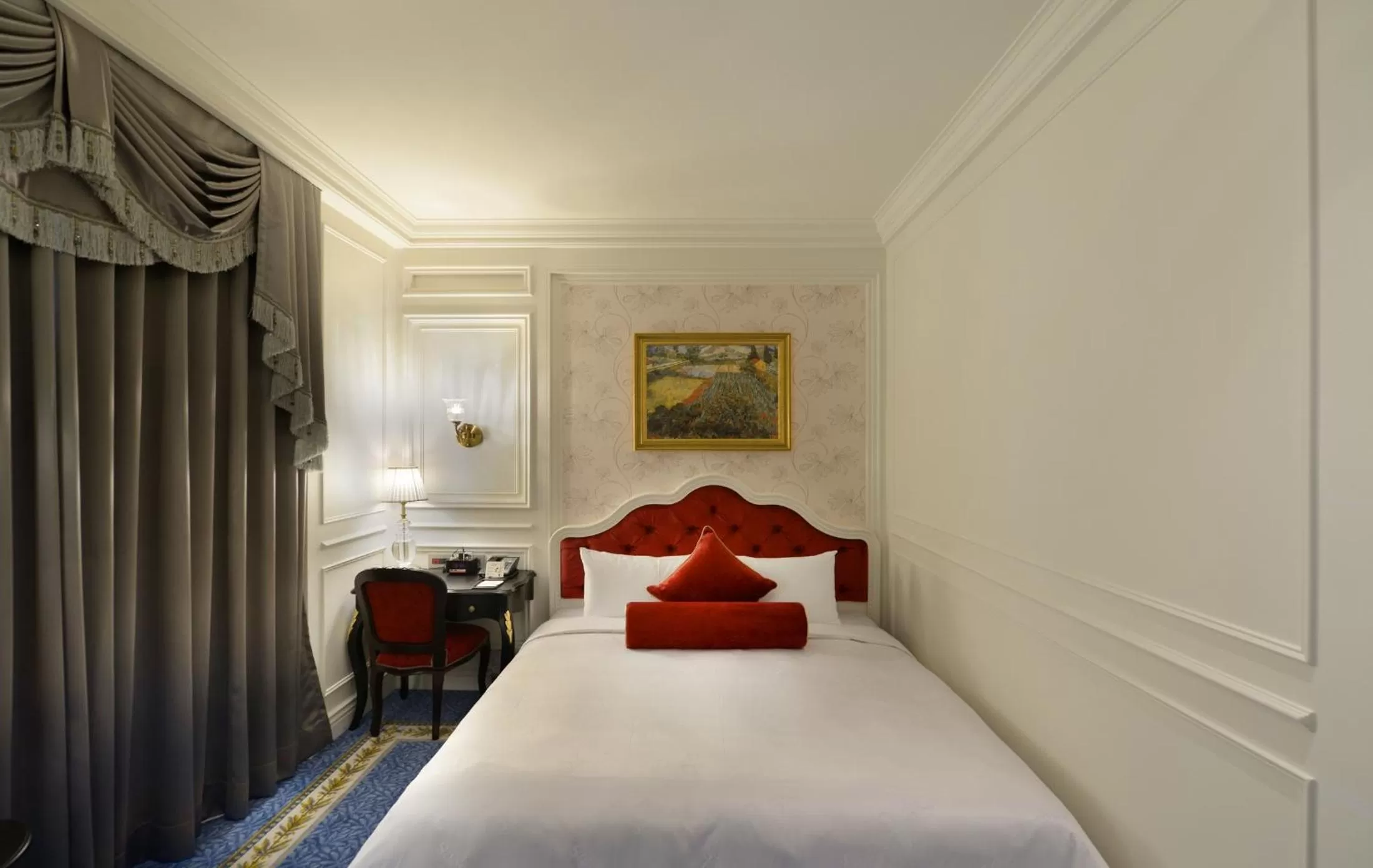 Decorative detail, Bed in Golden Tulip RS Boutique Hotel-Tainan