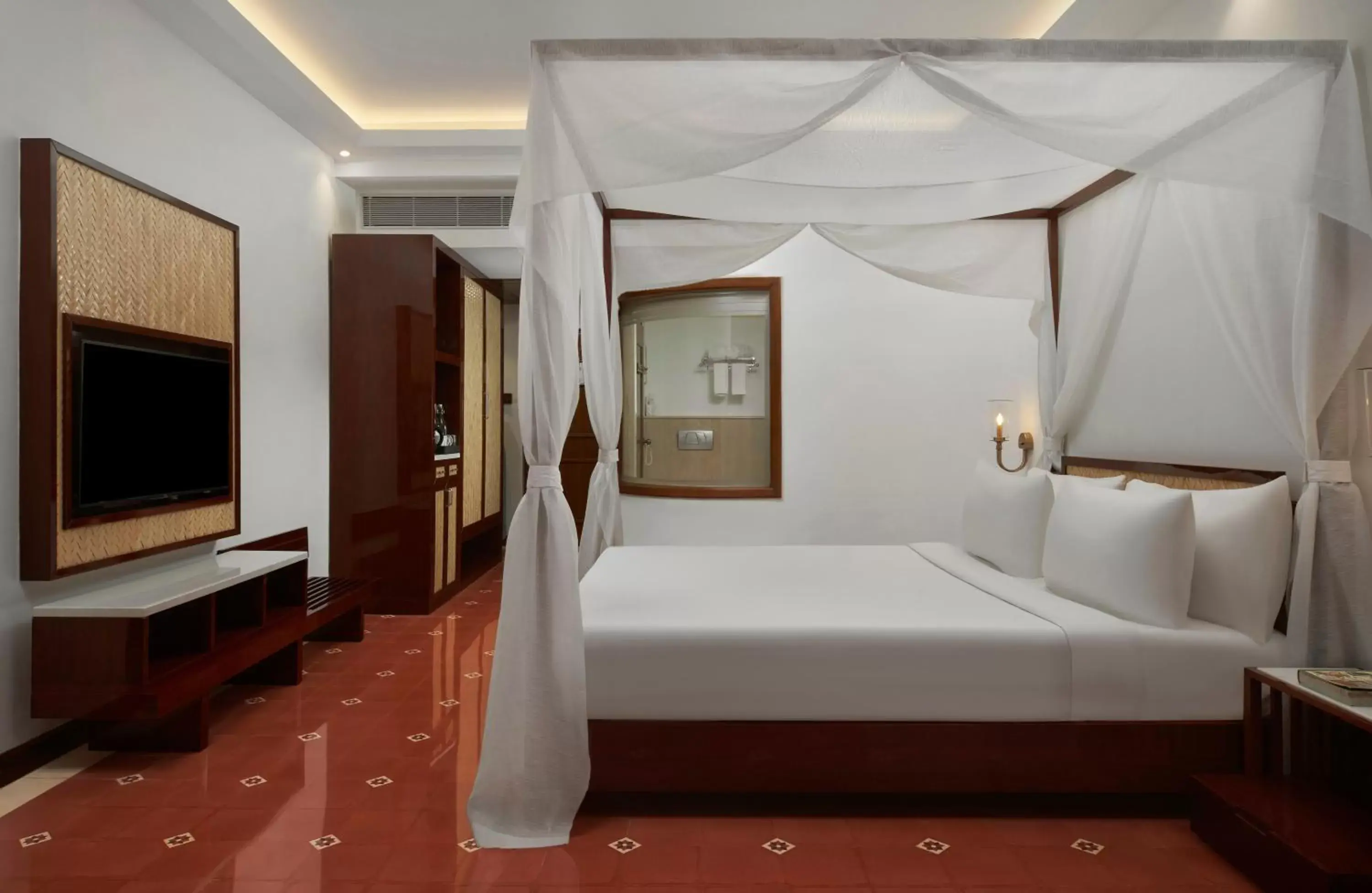 Bed in Radisson Blu Resort, Goa