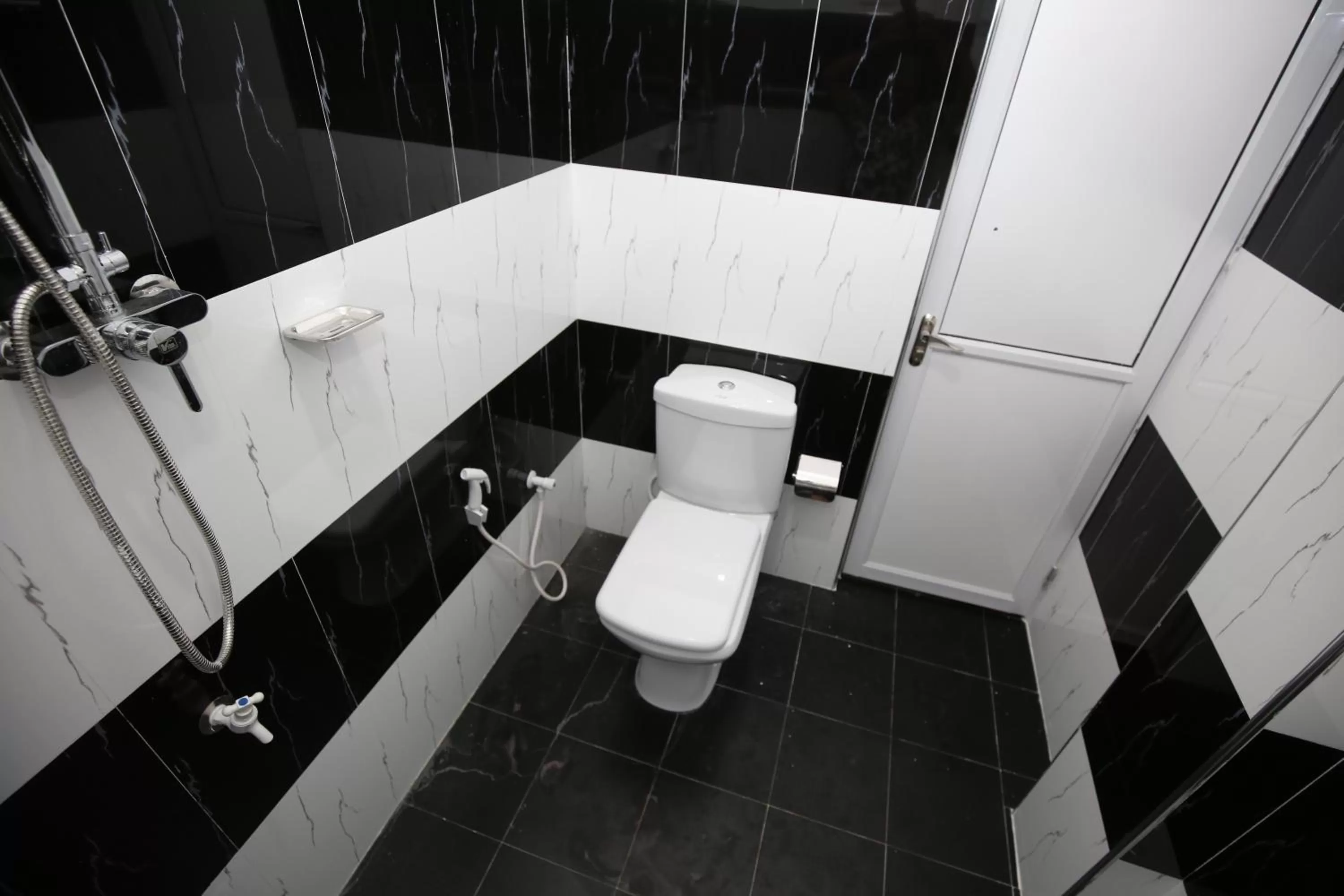 Bathroom in New Ocean Vibes Ahangama