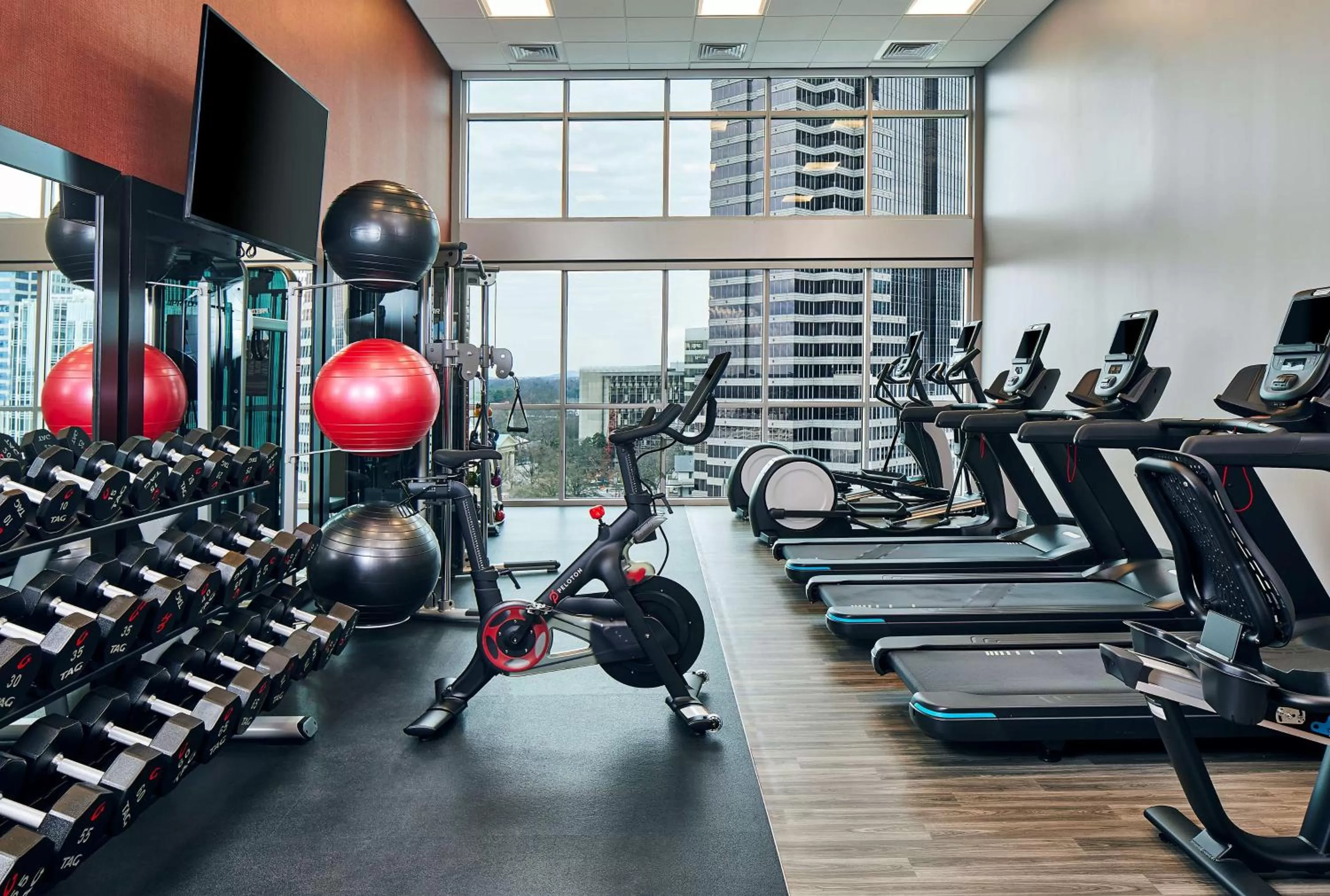Fitness centre/facilities in Hampton Inn & Suites Atlanta-Midtown, Ga