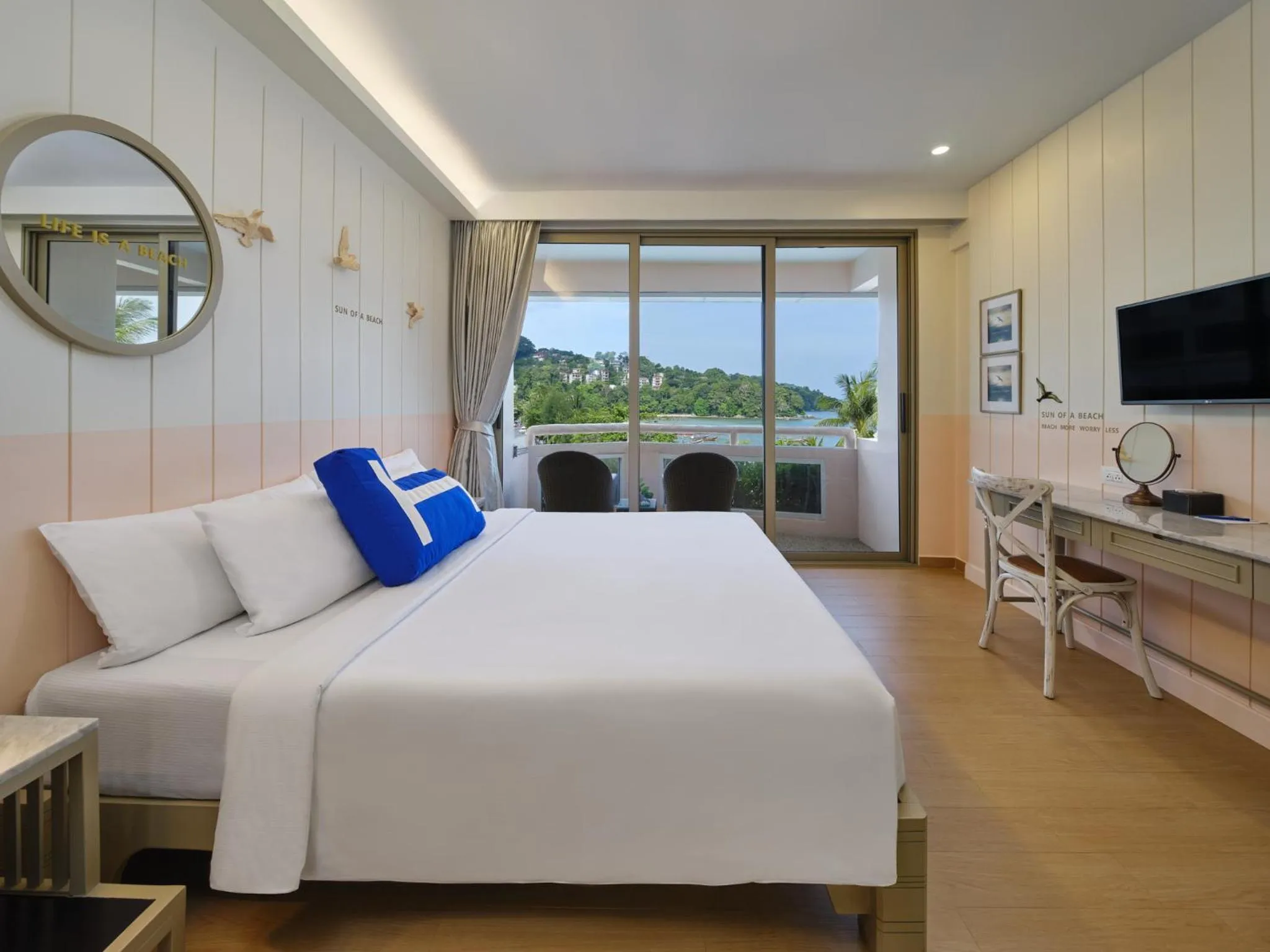 Photo of the whole room, Bed in Homm Bliss Southbeach Patong
