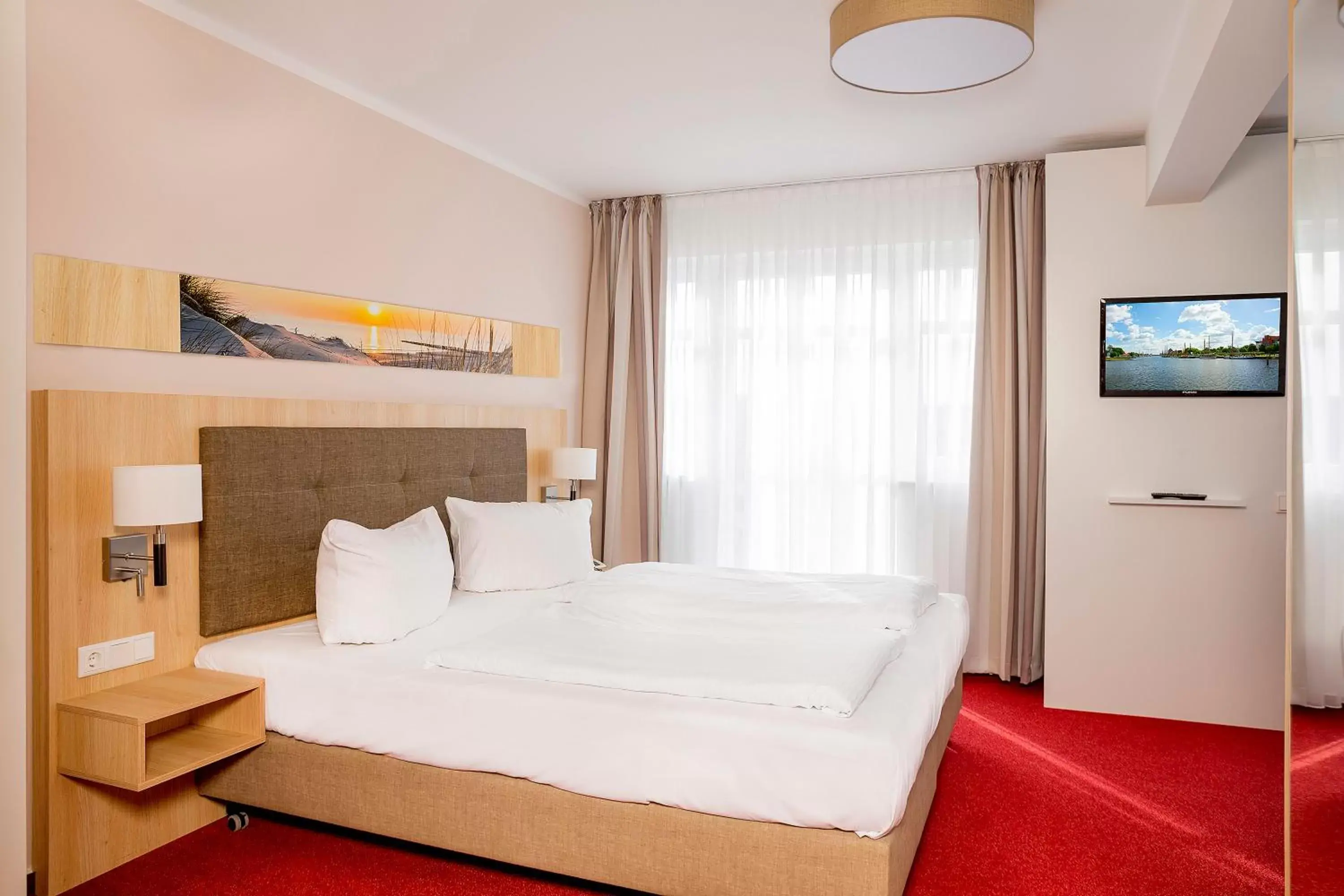 TV and multimedia, Bed in Garni Eden Hotels