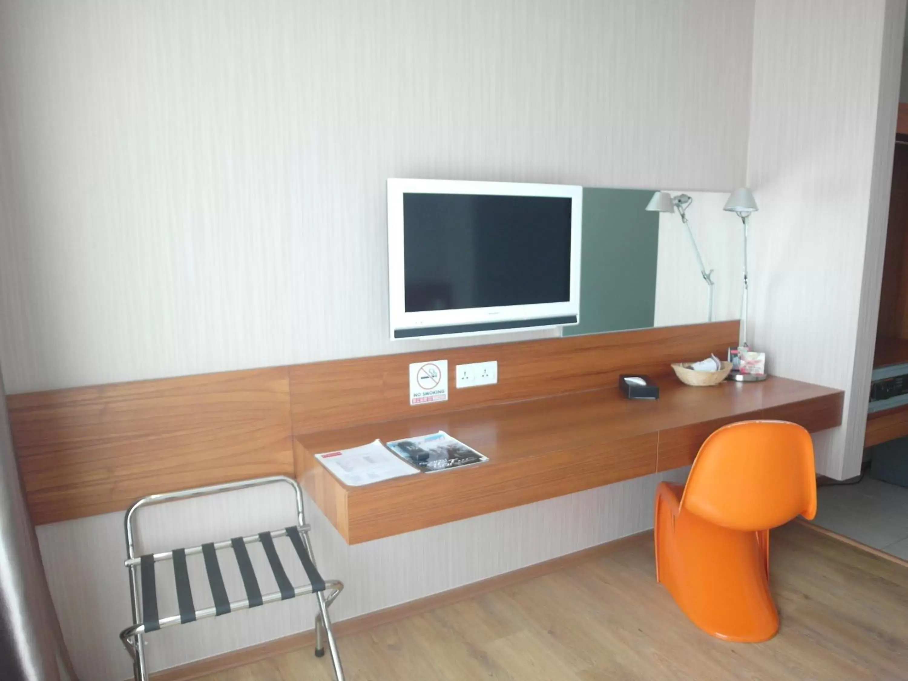 TV and multimedia, TV/Entertainment Center in French Hotel