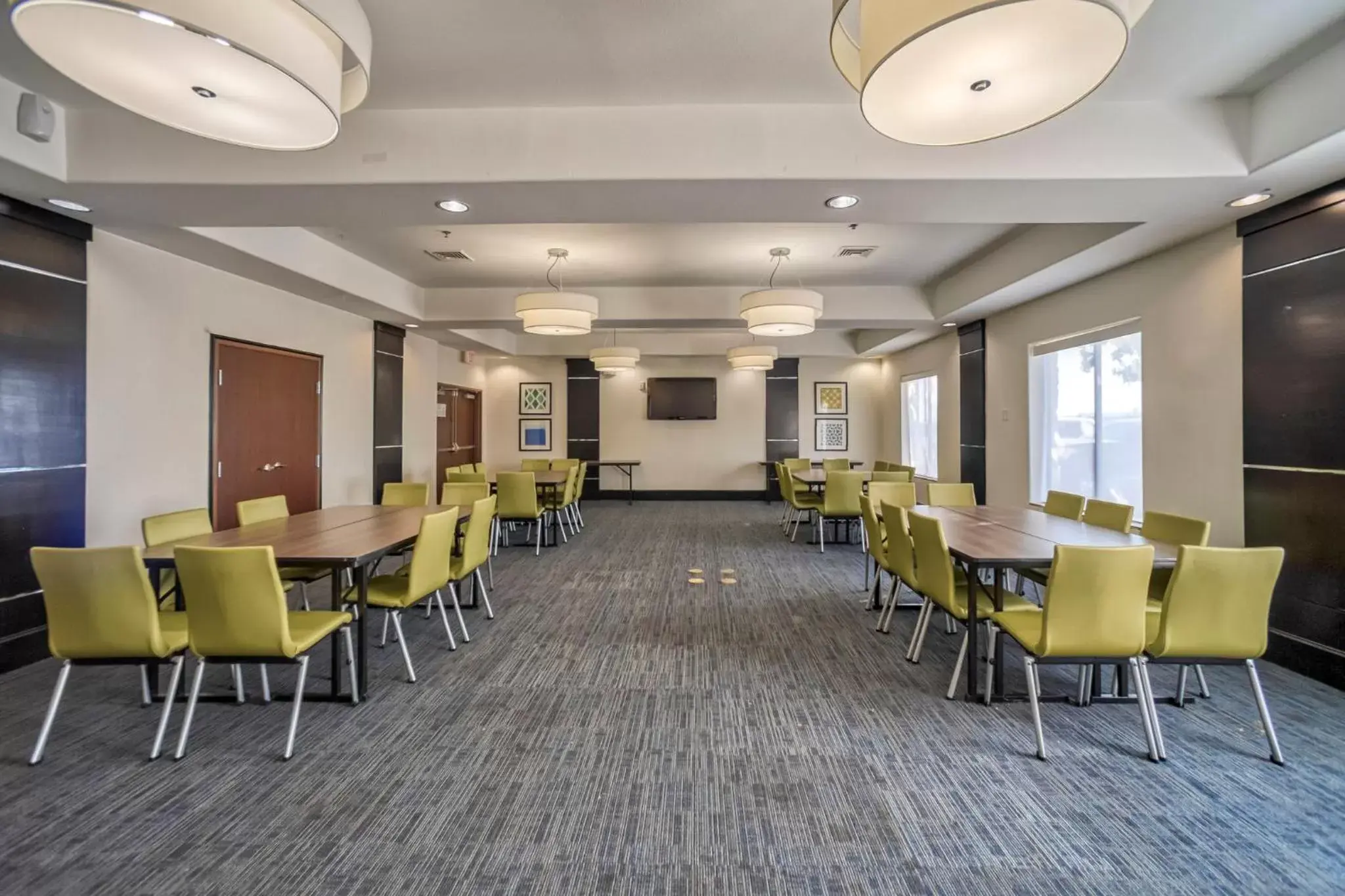 Meeting/conference room, Restaurant/Places to Eat in Holiday Inn Express and Suites Beeville, an IHG Hotel