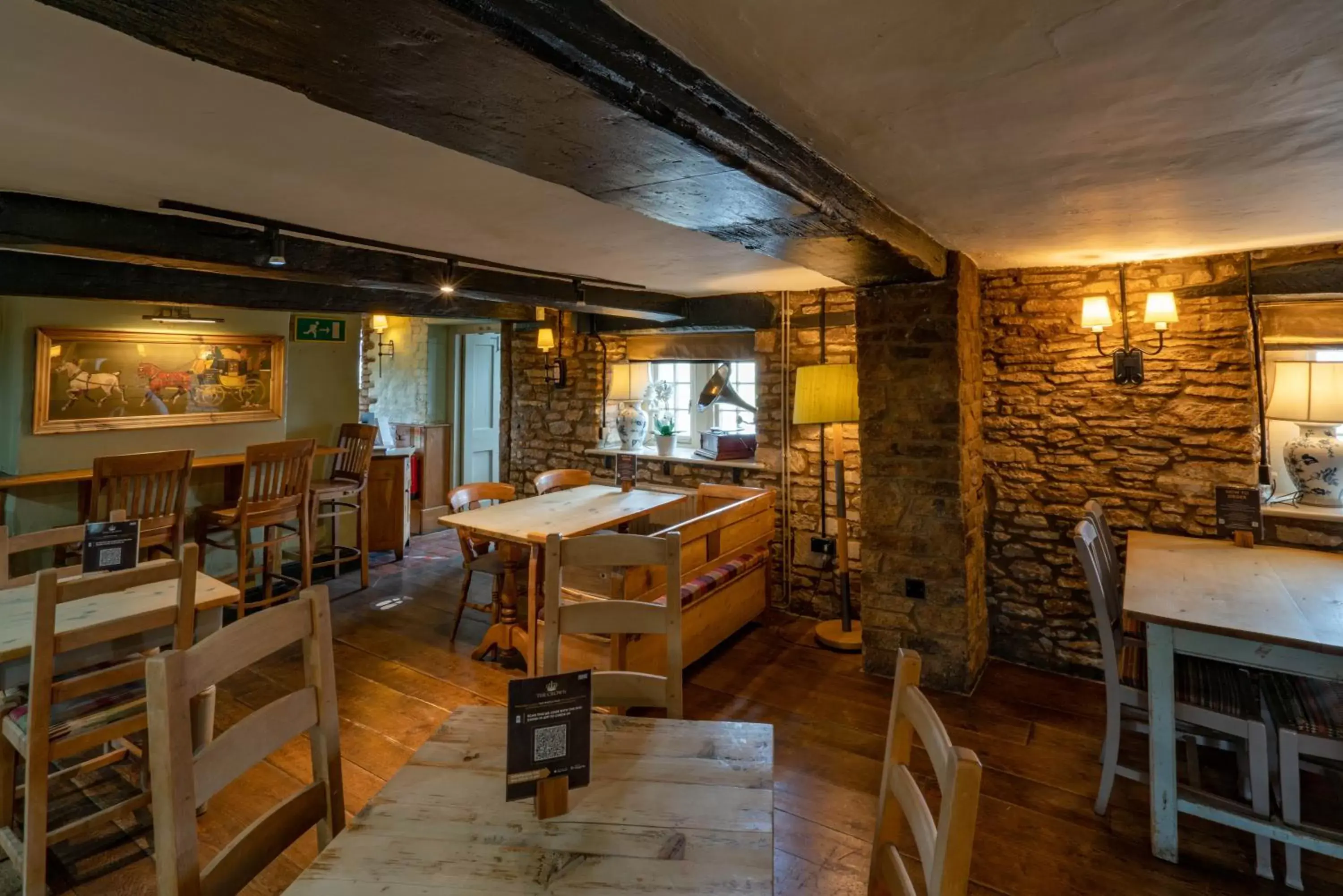 Restaurant/Places to Eat in Crown Inn at Tolldown