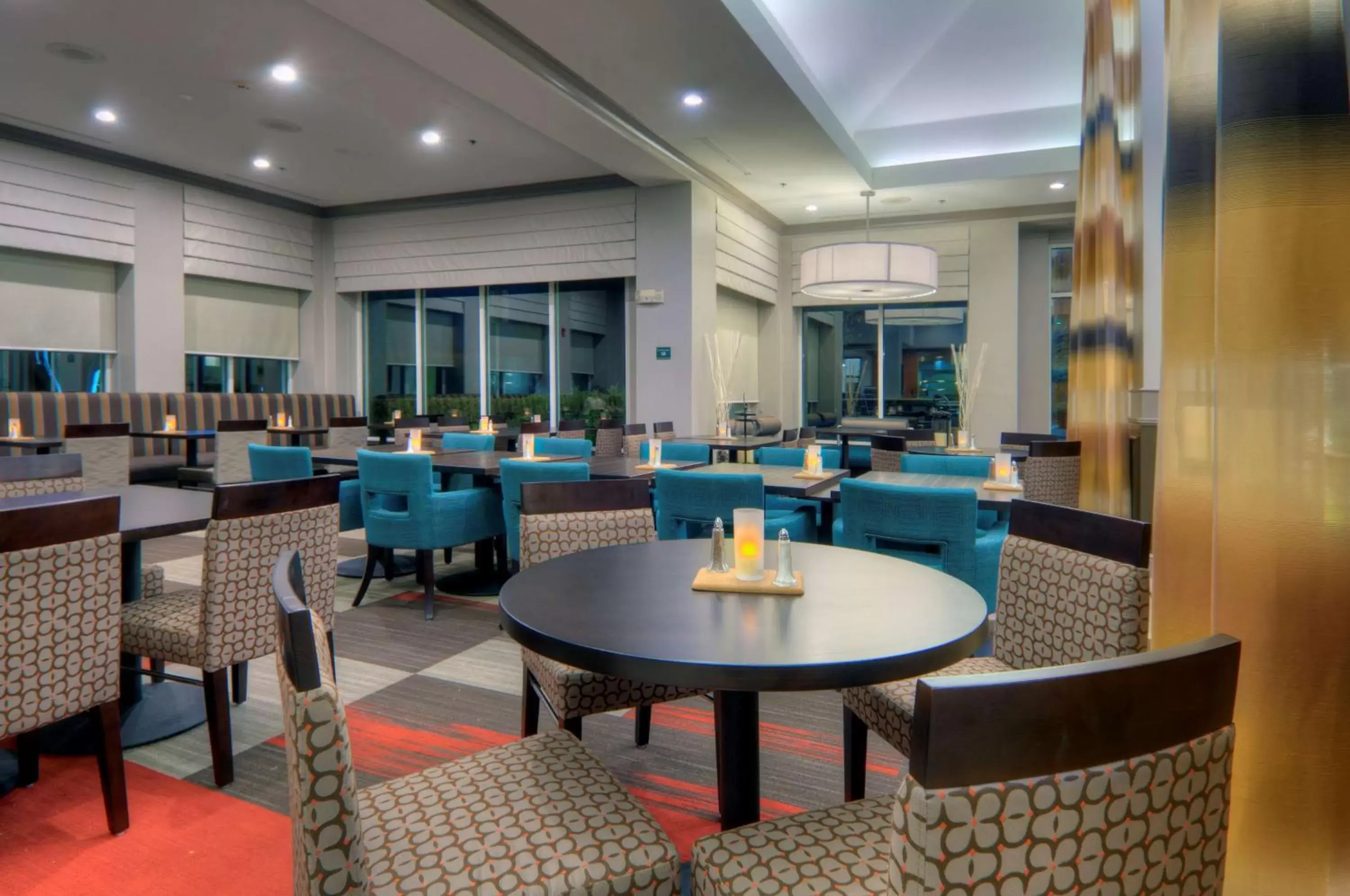 Lounge or bar, Restaurant/Places to Eat in Hilton Garden Inn Livermore