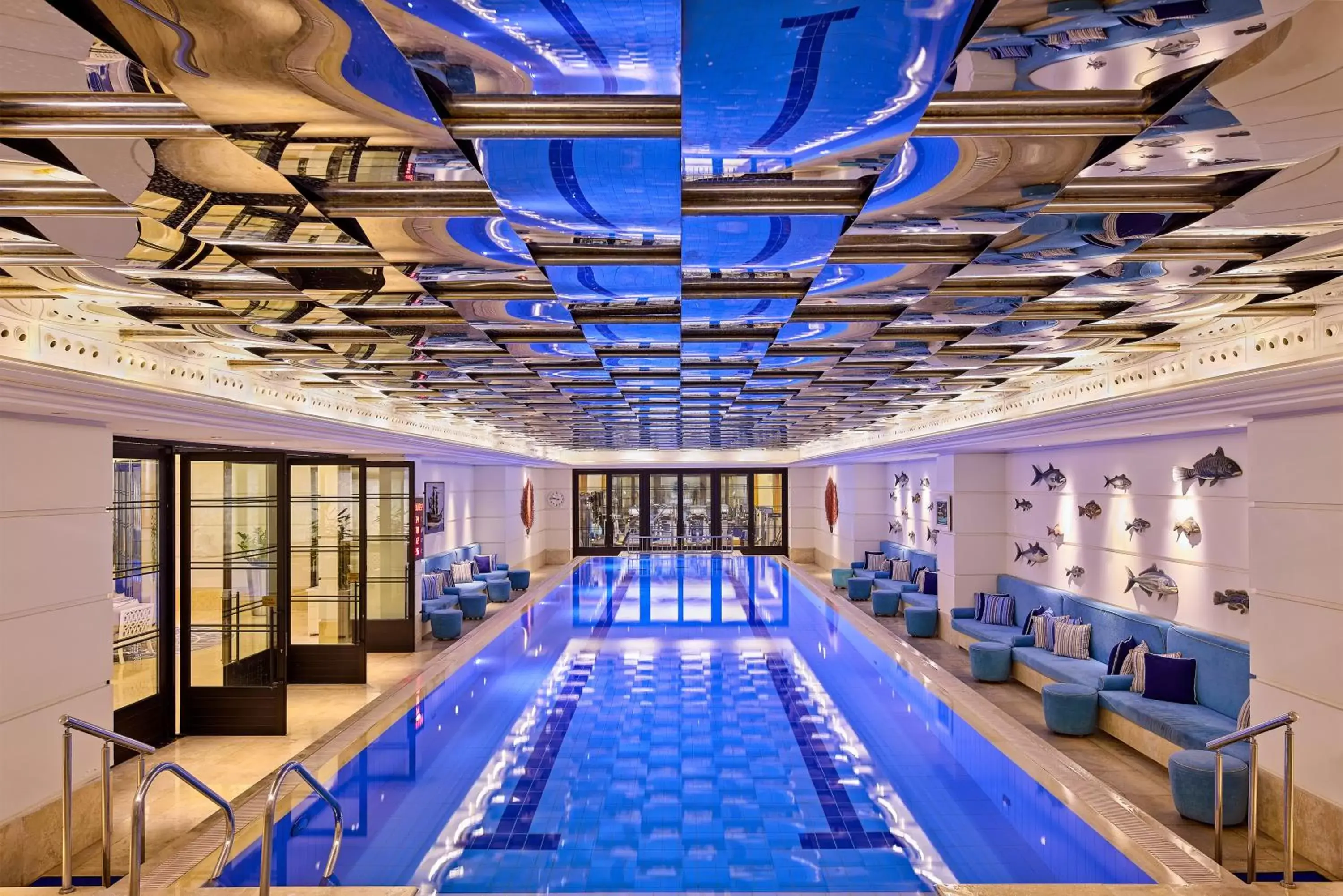 Swimming pool, Banquet Facilities in Divan Istanbul