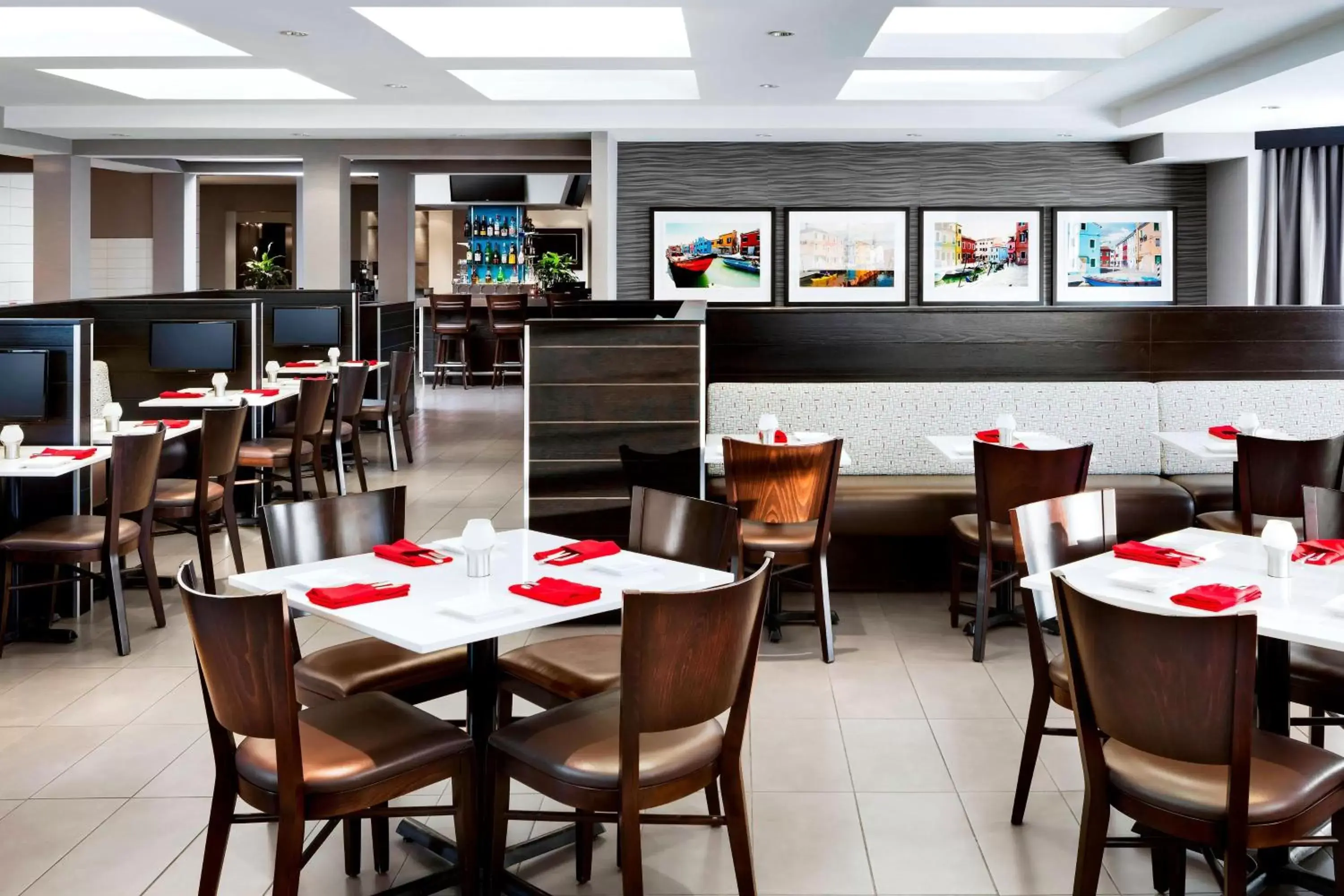Restaurant/Places to Eat in Four Points by Sheraton Mississauga Meadowvale
