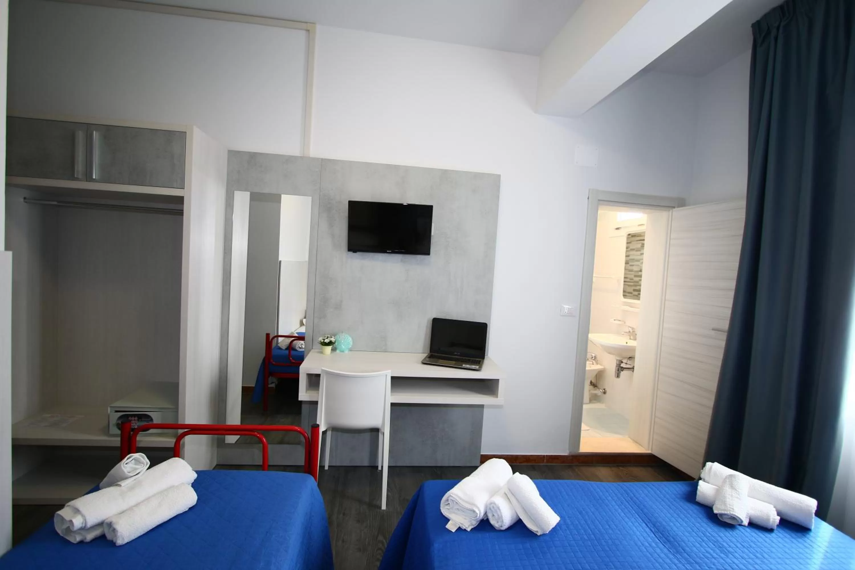 Photo of the whole room, Bed in Hotel Kim