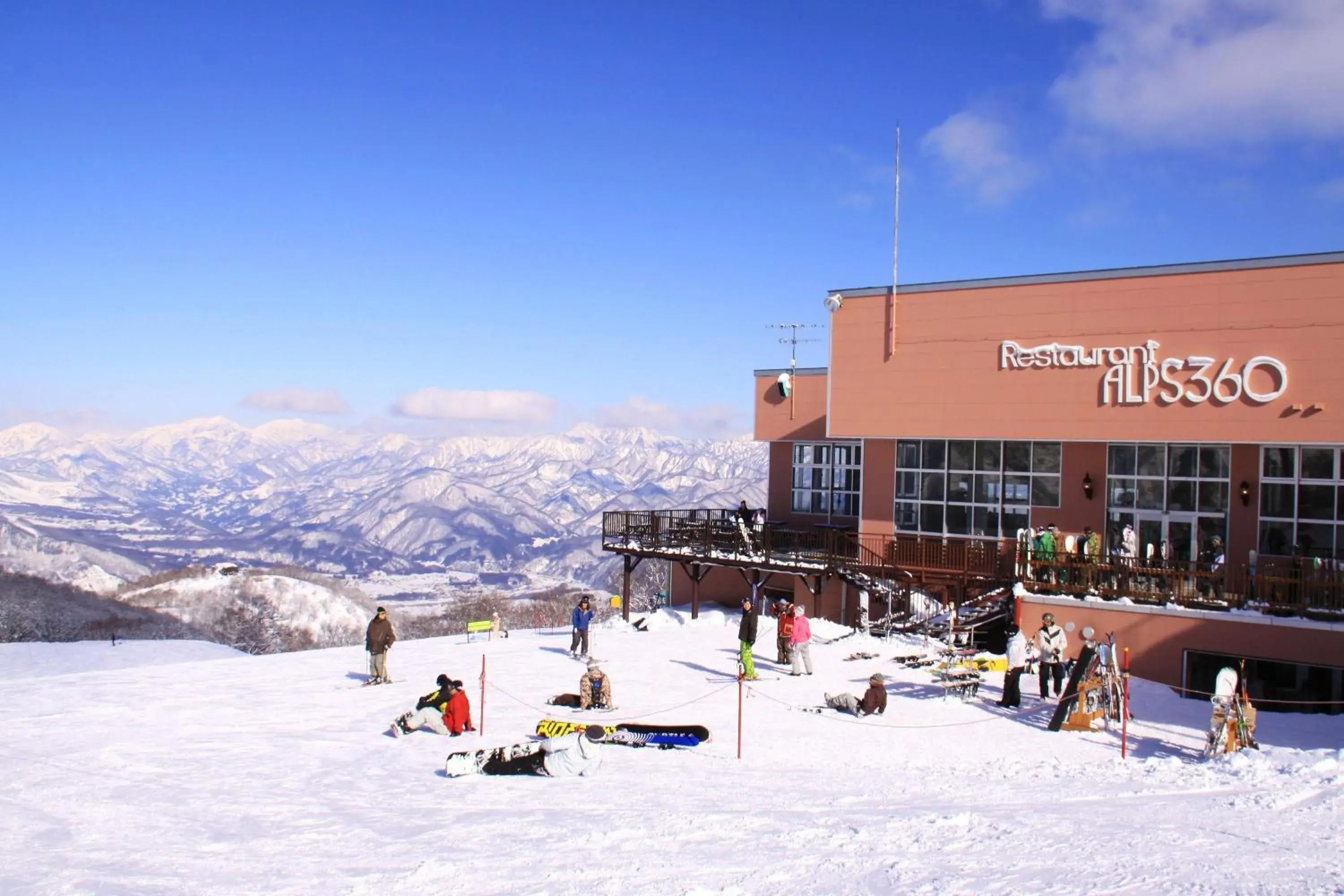 Skiing in Hotel Hakuba