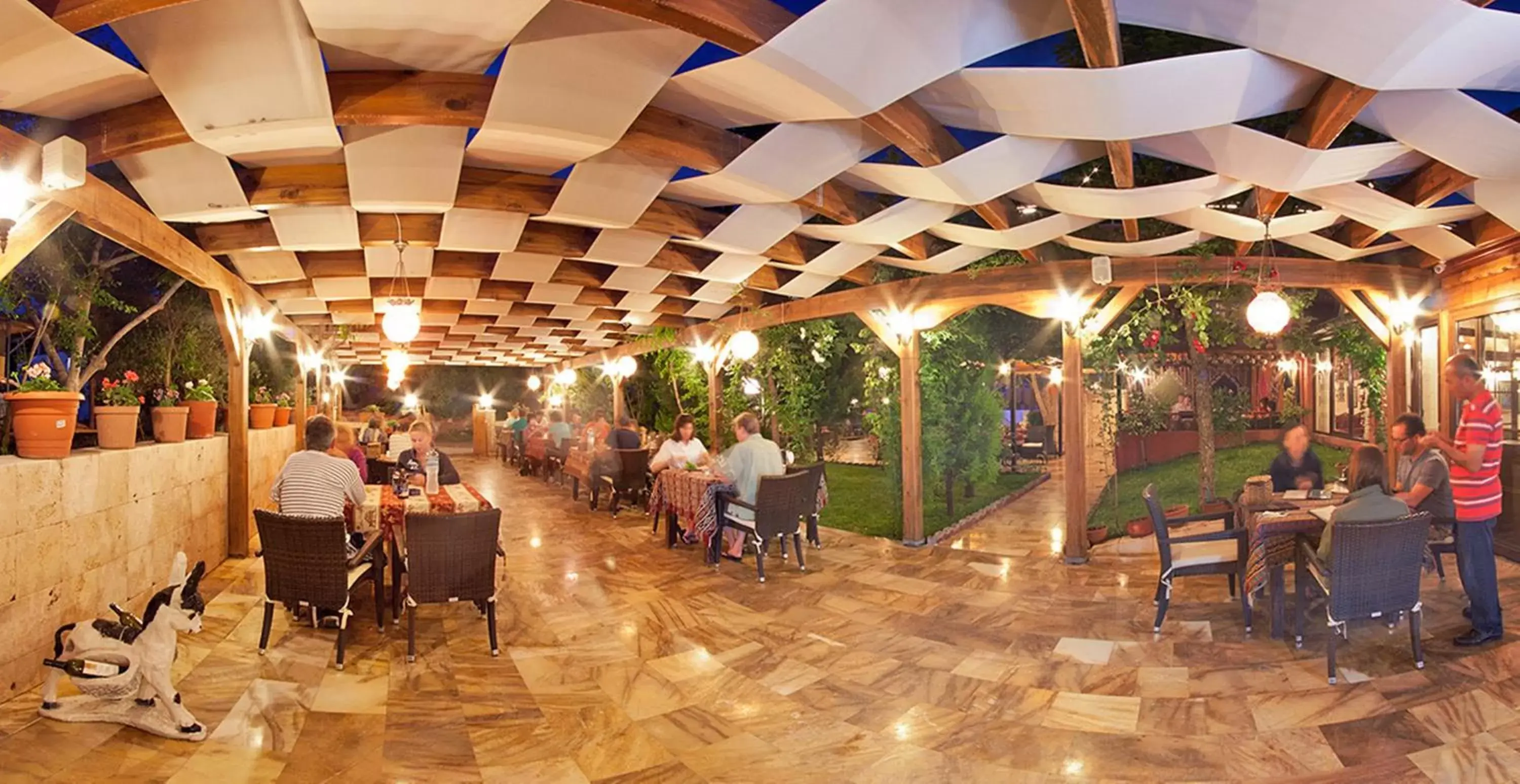 Restaurant/places to eat in Venus Hotel Restaurant/places to eat in Venus Hotel