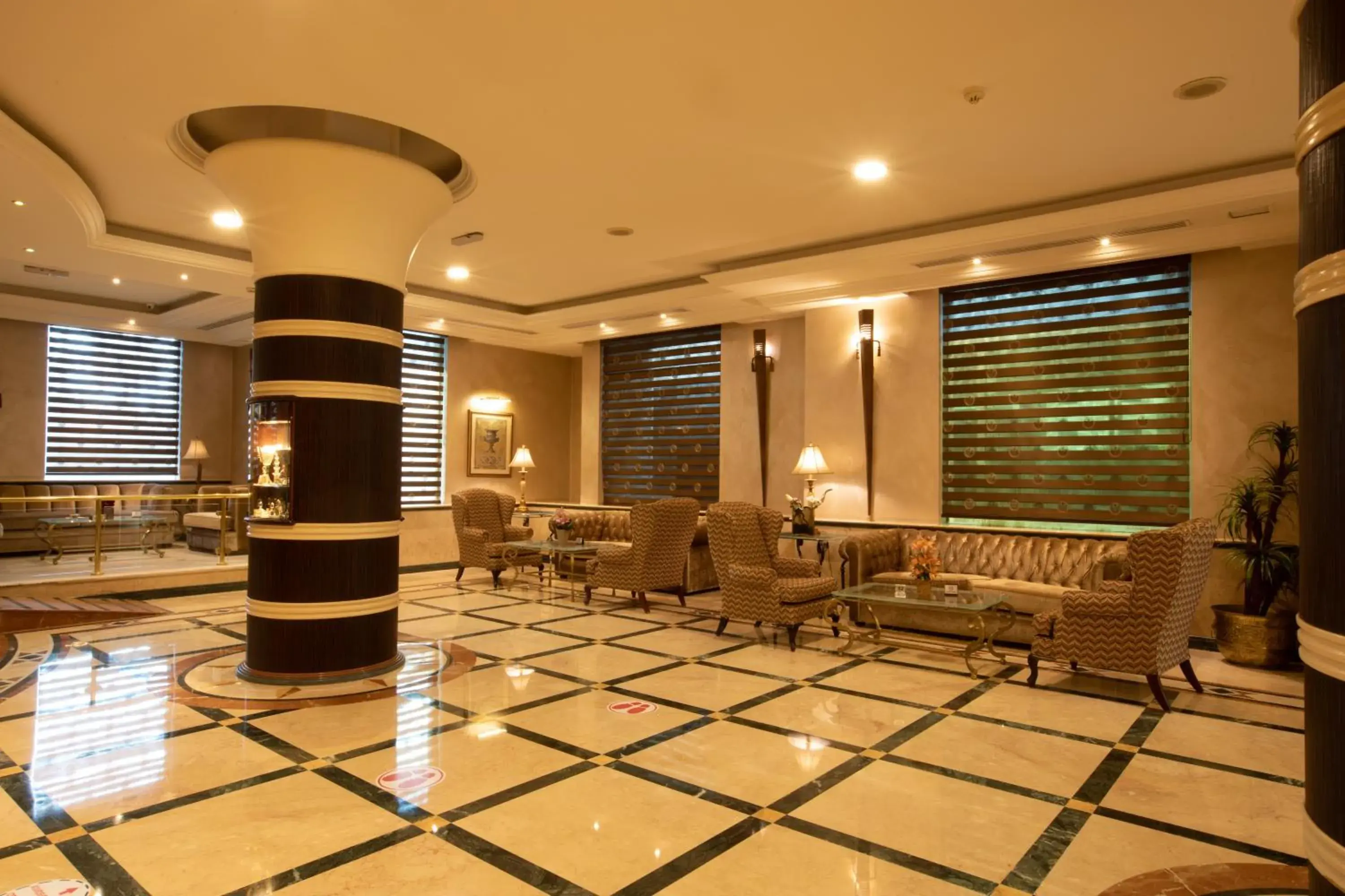 Lobby or reception, Restaurant/Places to Eat in Bristol Amman Hotel