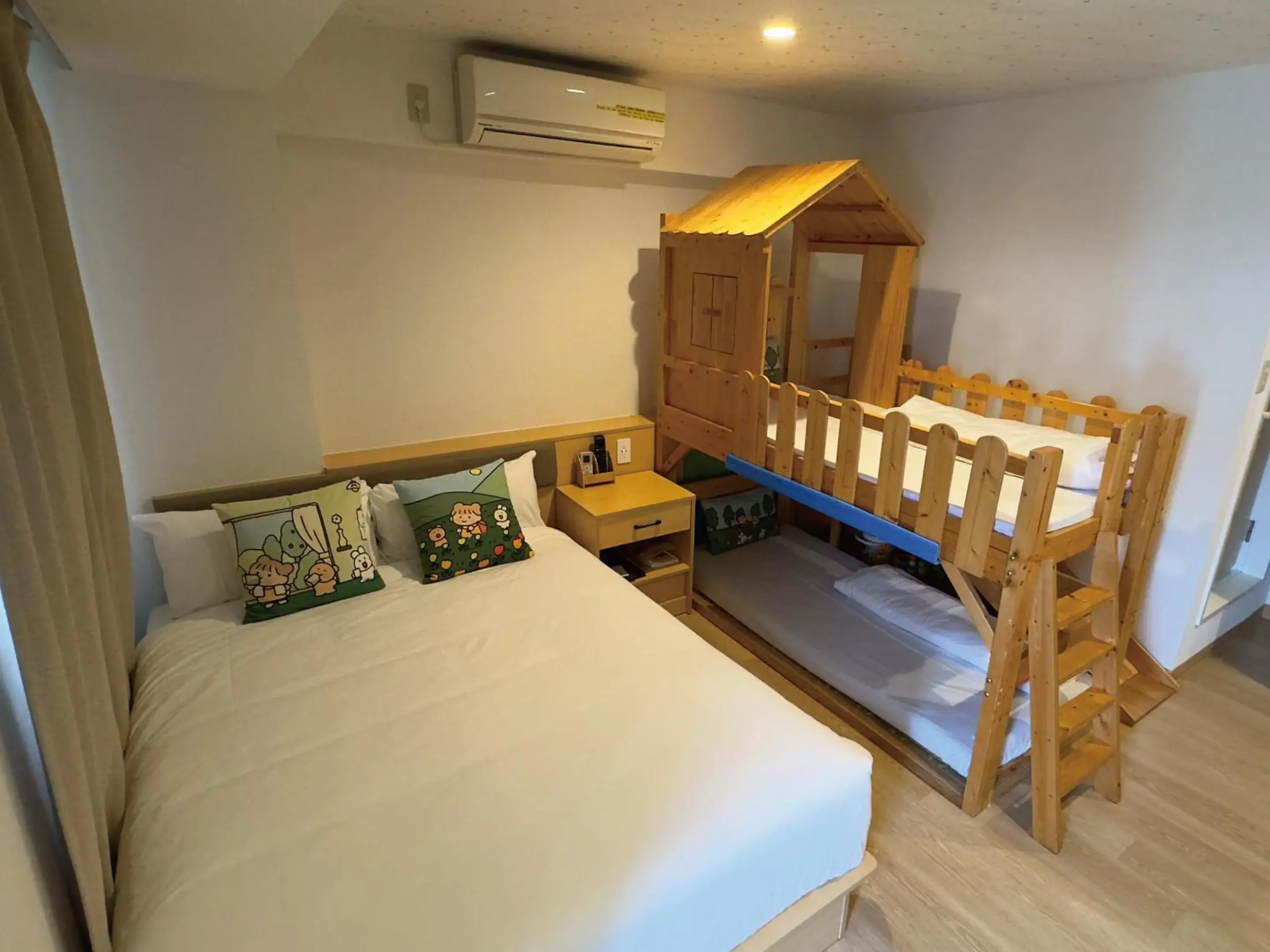bunk bed, Bed in Victoria Hotel Naha