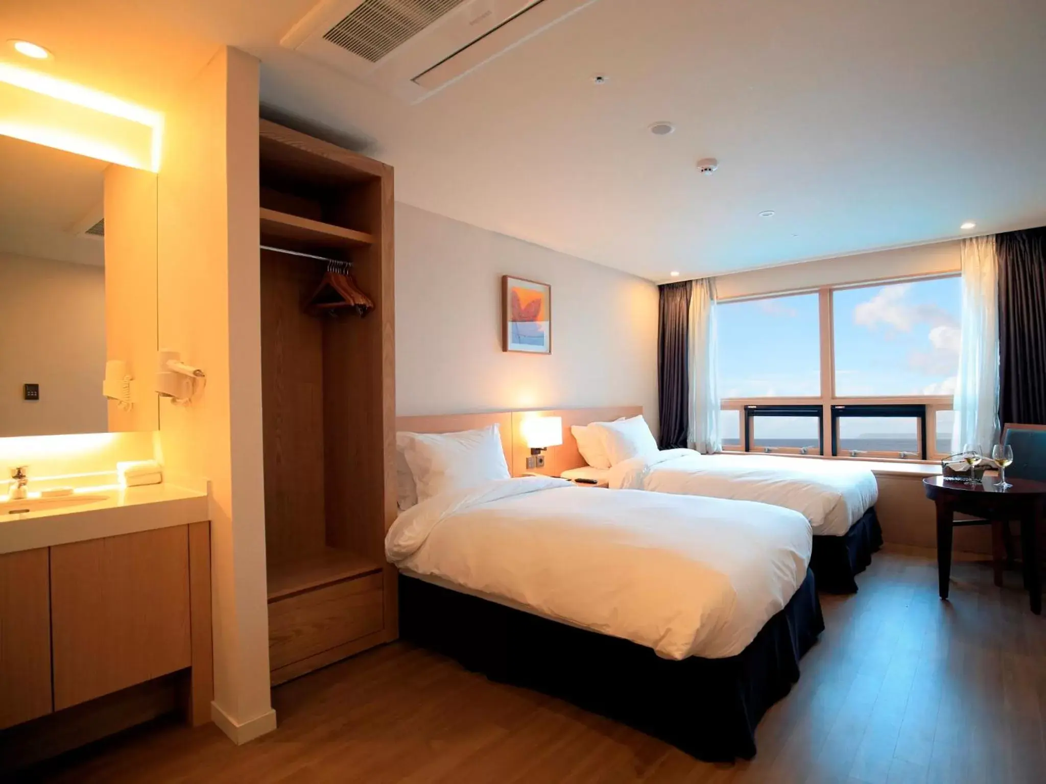 Bed in Best Western Jeju Hotel