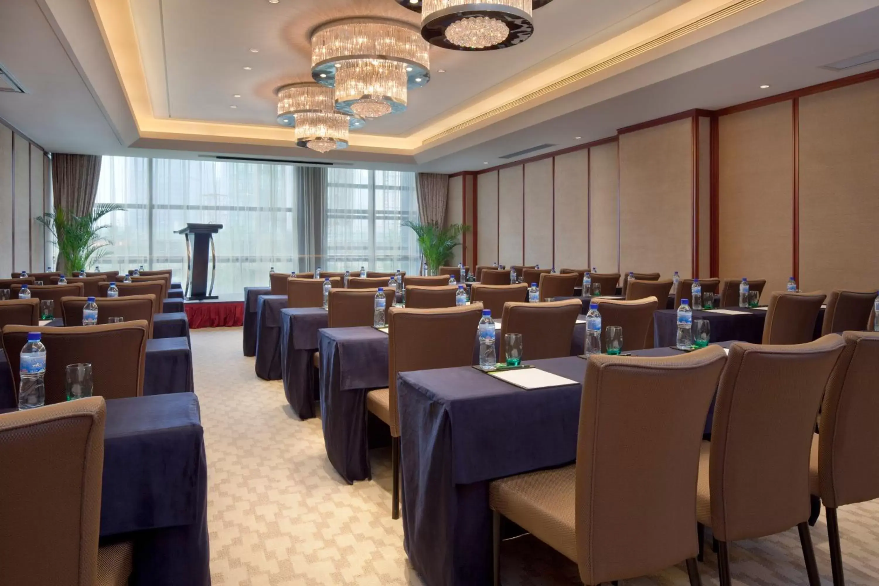 Meeting/conference room in Holiday Inn Hangzhou CBD, an IHG Hotel