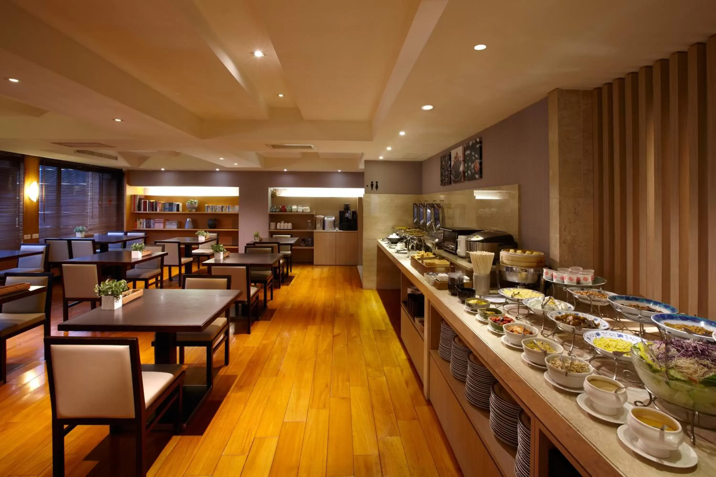 Restaurant/places to eat in Royal Inn Taipei Nanxi - MRT Zhongshan Station