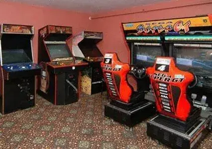 Game Room, Casino in Crown Choice Inn & Suites Lakeview and Waterpark