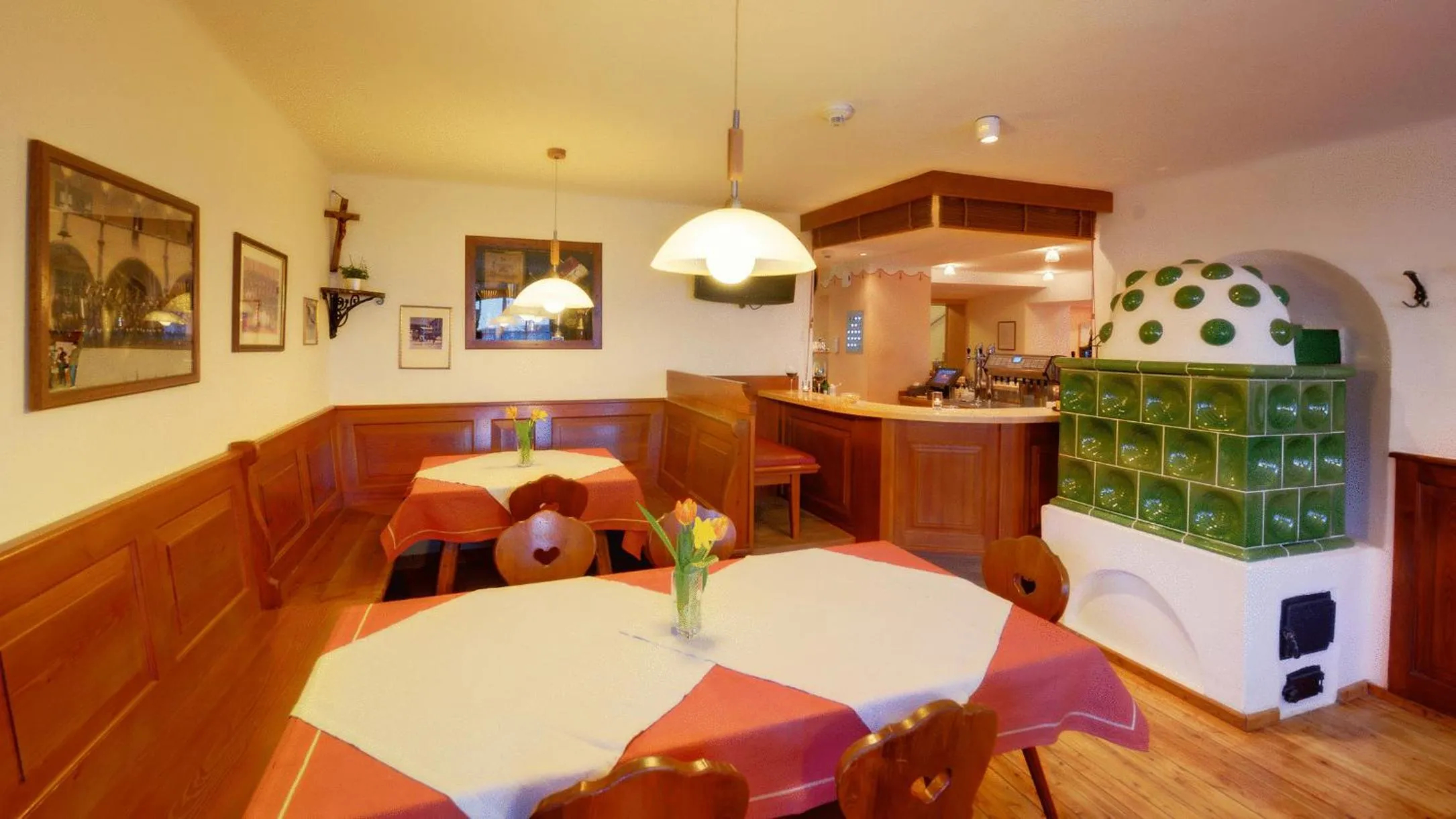 Restaurant/places to eat in Werfenerhof