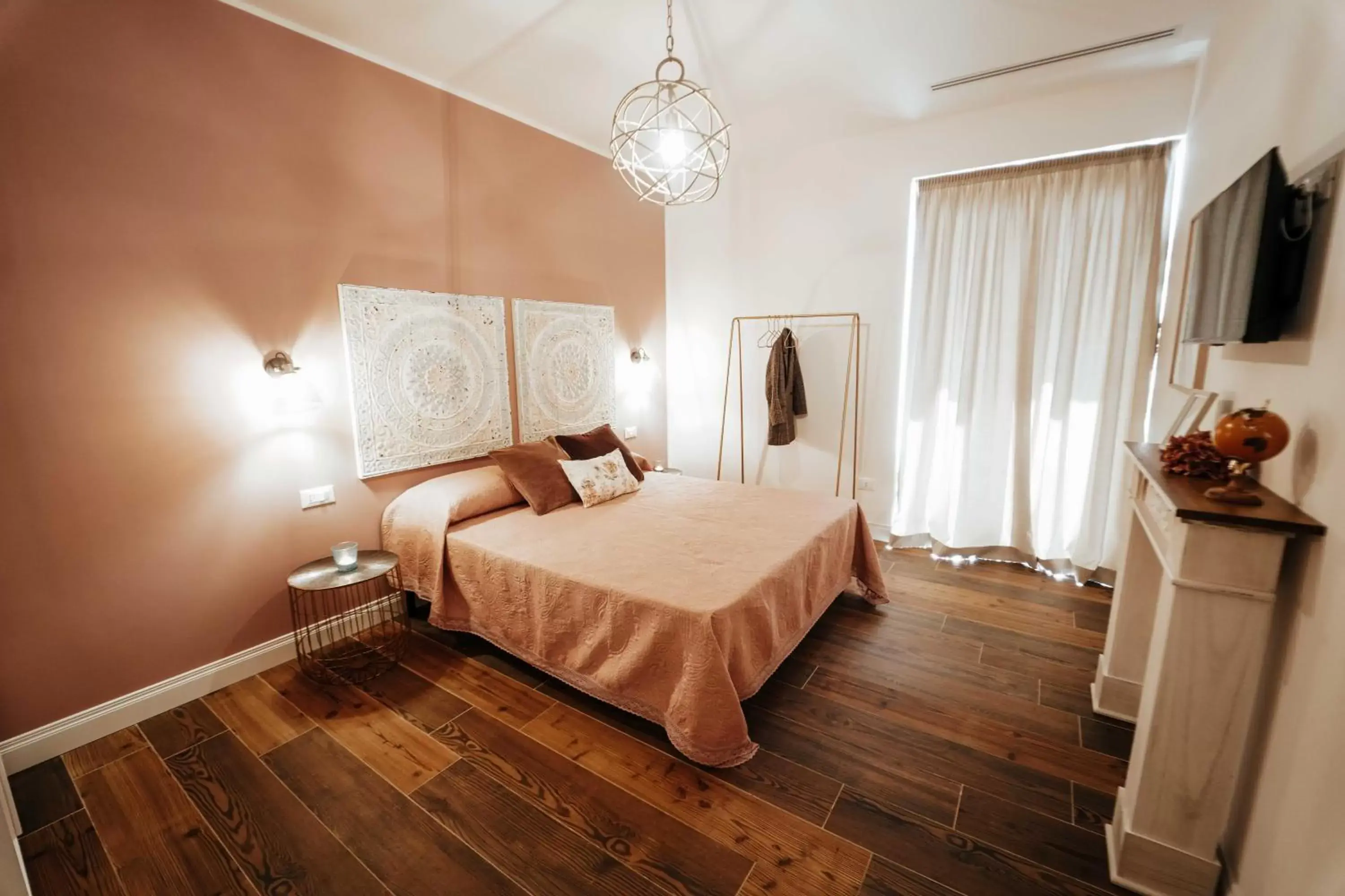 Bedroom, Bed in ALMASOL - Charme Experience