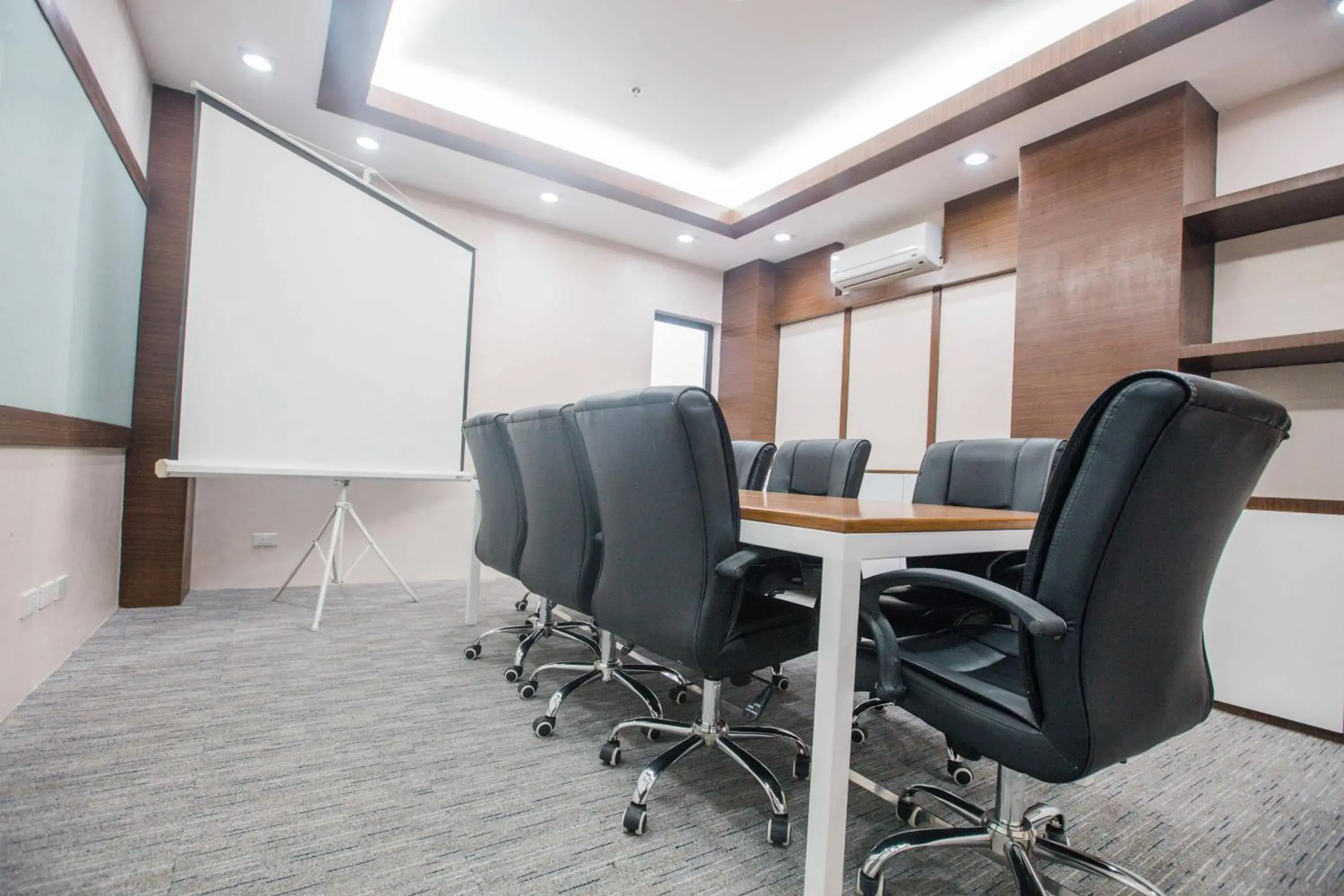 Meeting/conference room in Bed and Bath Serviced Suites