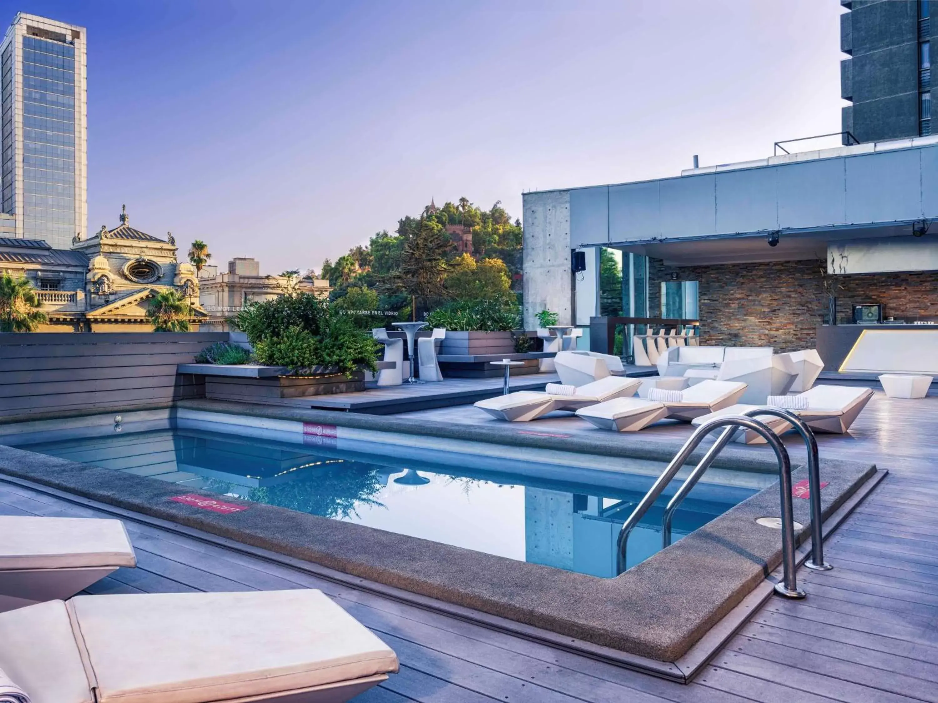 Balcony/Terrace, Swimming Pool in Mercure Santiago Centro