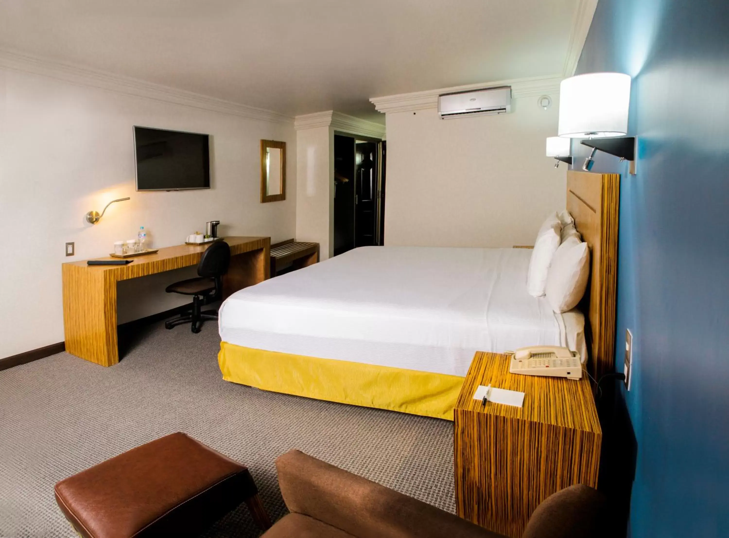 Bedroom, Room Photo in Radisson Hotel & Convention Center Toluca