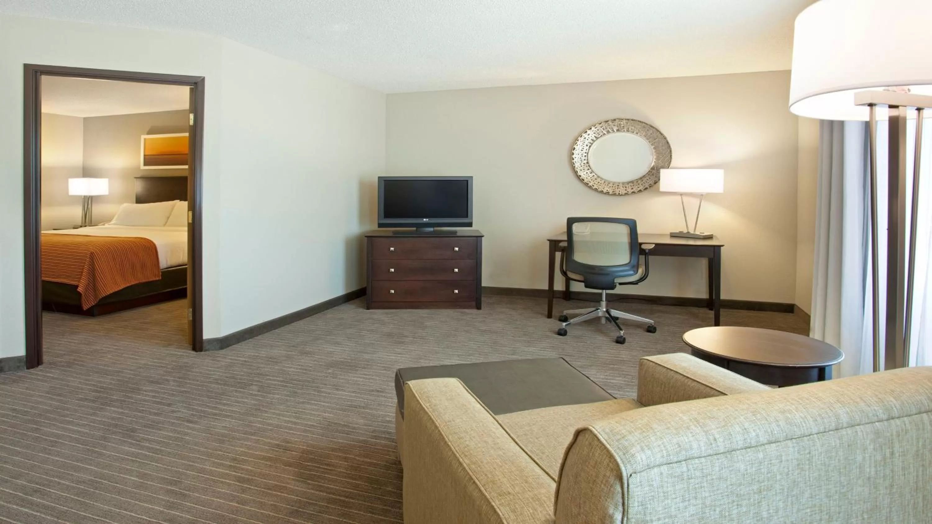 Photo of the whole room, Bed in Holiday Inn Express Hotel & Suites Minneapolis - Minnetonka by IHG