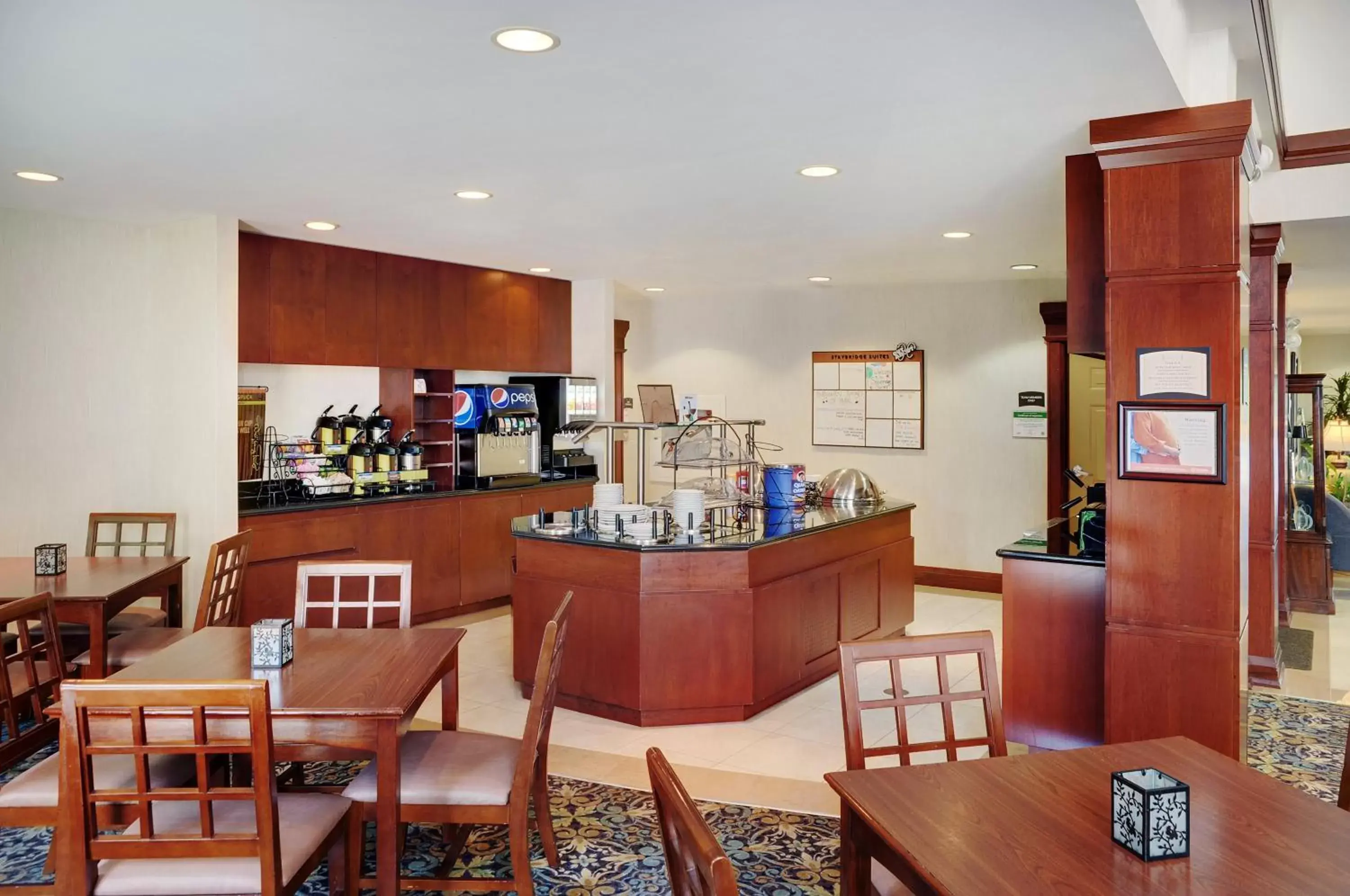 Restaurant/Places to Eat in Staybridge Suites Oakville Burlington, an IHG Hotel