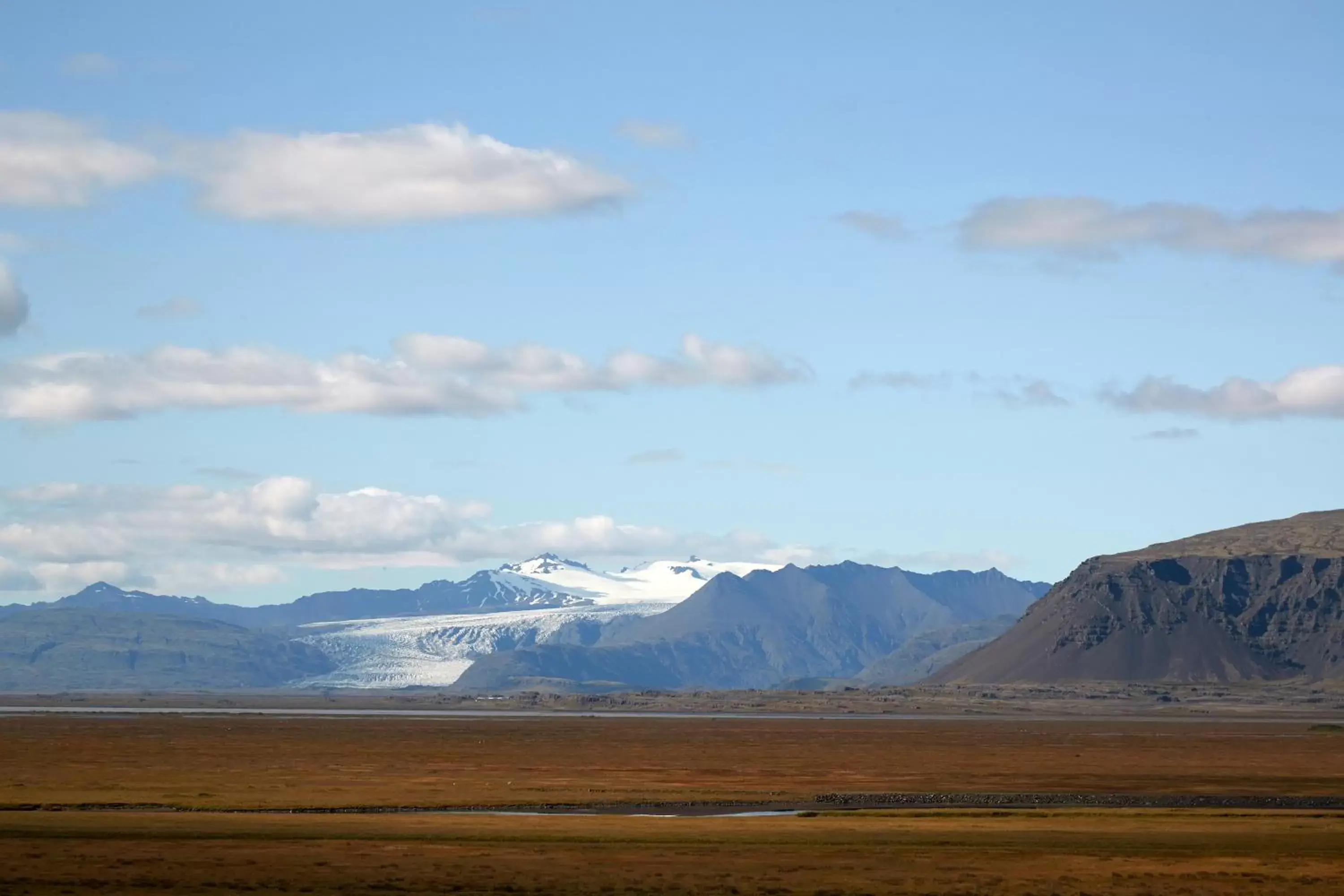 Mountain view in Fosshótel Vatnajökull