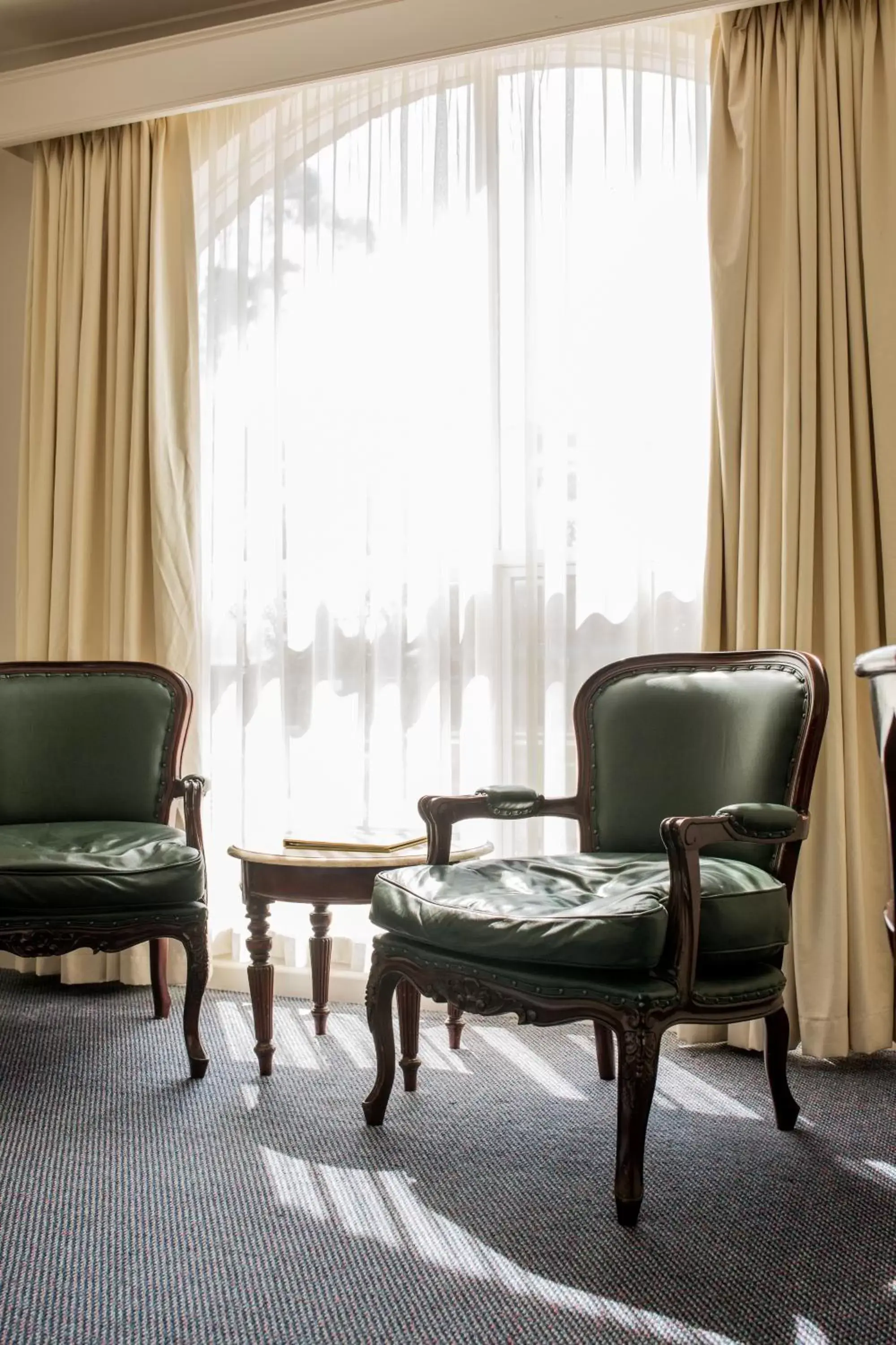 Living room, Seating Area in Mercure Ballarat Hotel & Convention Centre