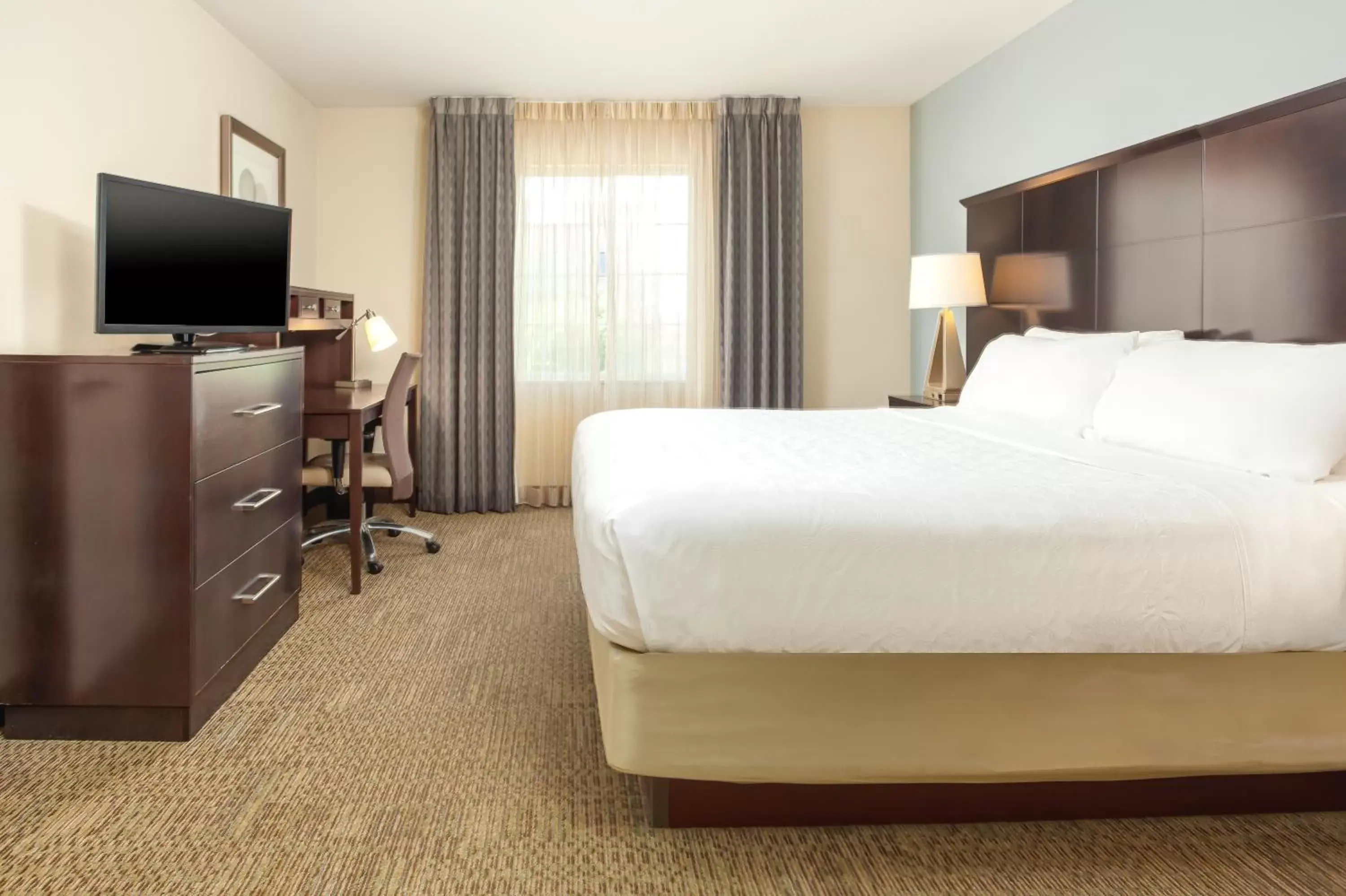 Bedroom, Bed in Staybridge Suites Chandler, an IHG Hotel