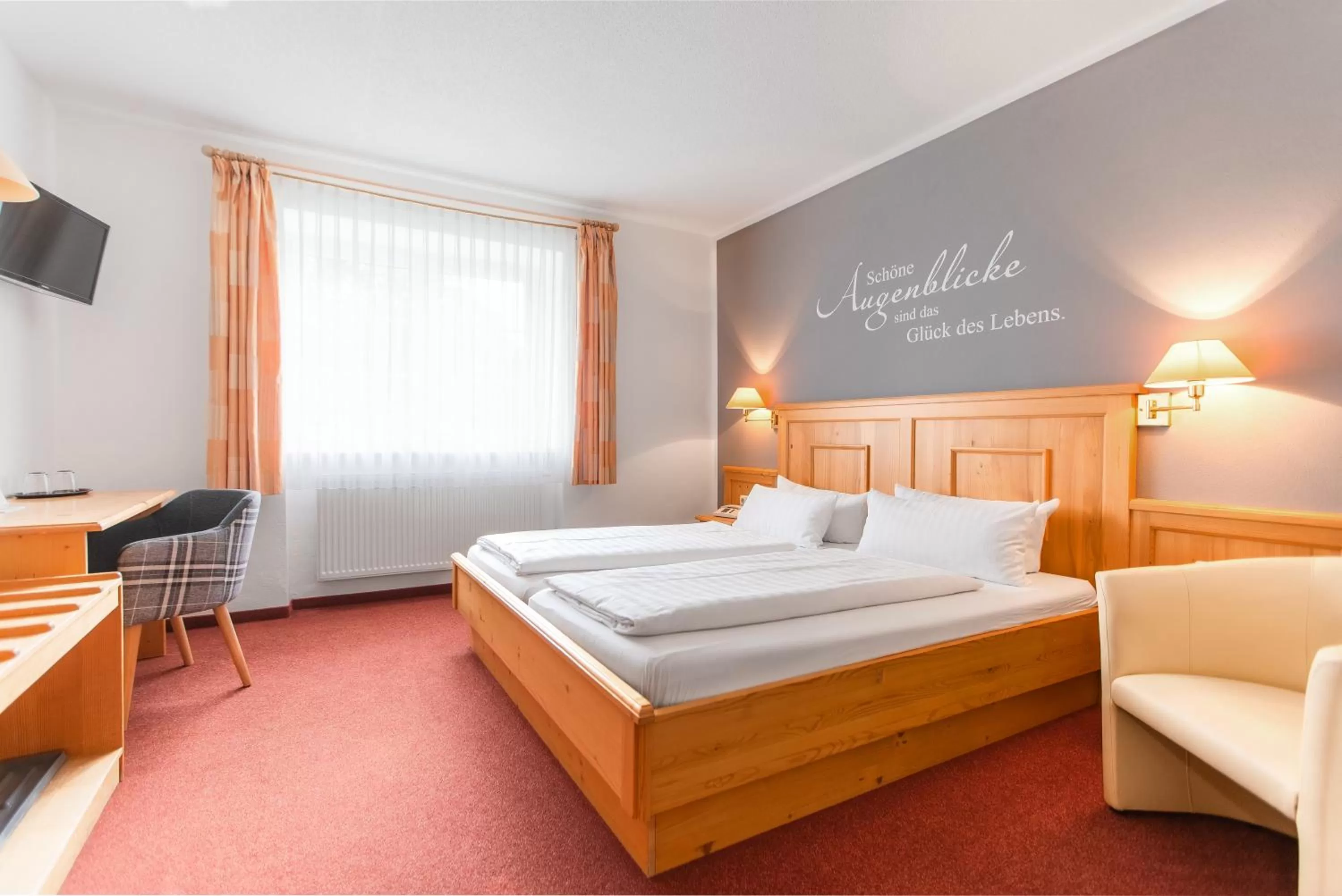 Photo of the whole room, Bed in Hotel Frauensteiner Hof