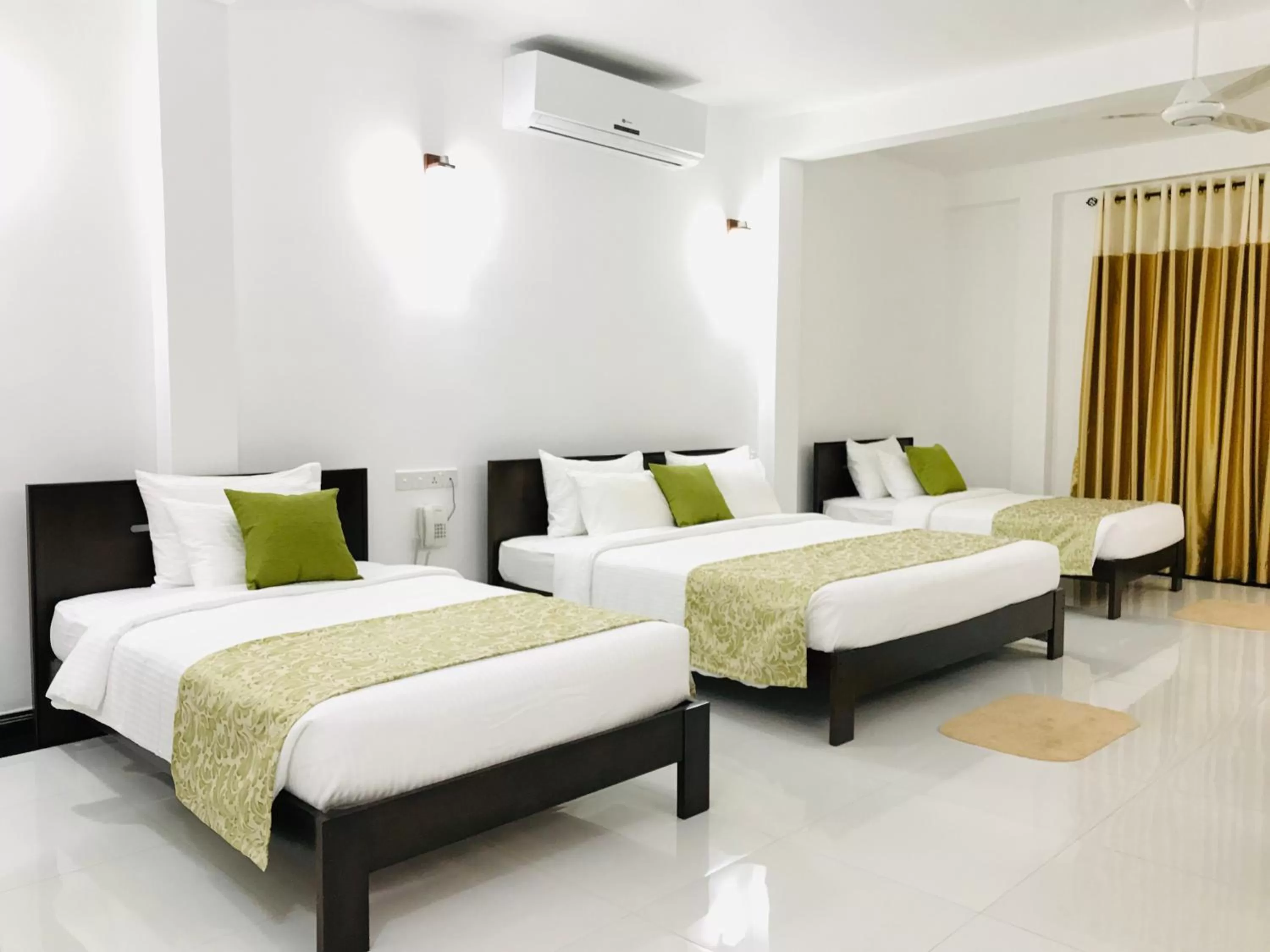 Family Room with Balcony in Siluni's Villa