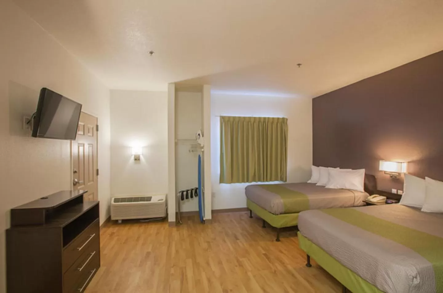 Property building, Bed in Studio 6-Mcallen, TX